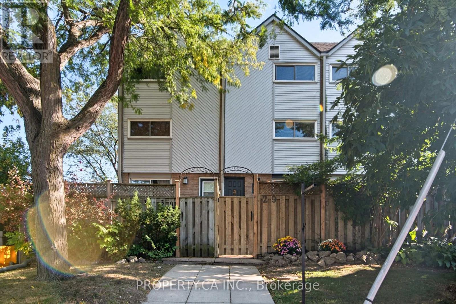 29 41 Battenberg Ave, Toronto, ON M4L 1J7
