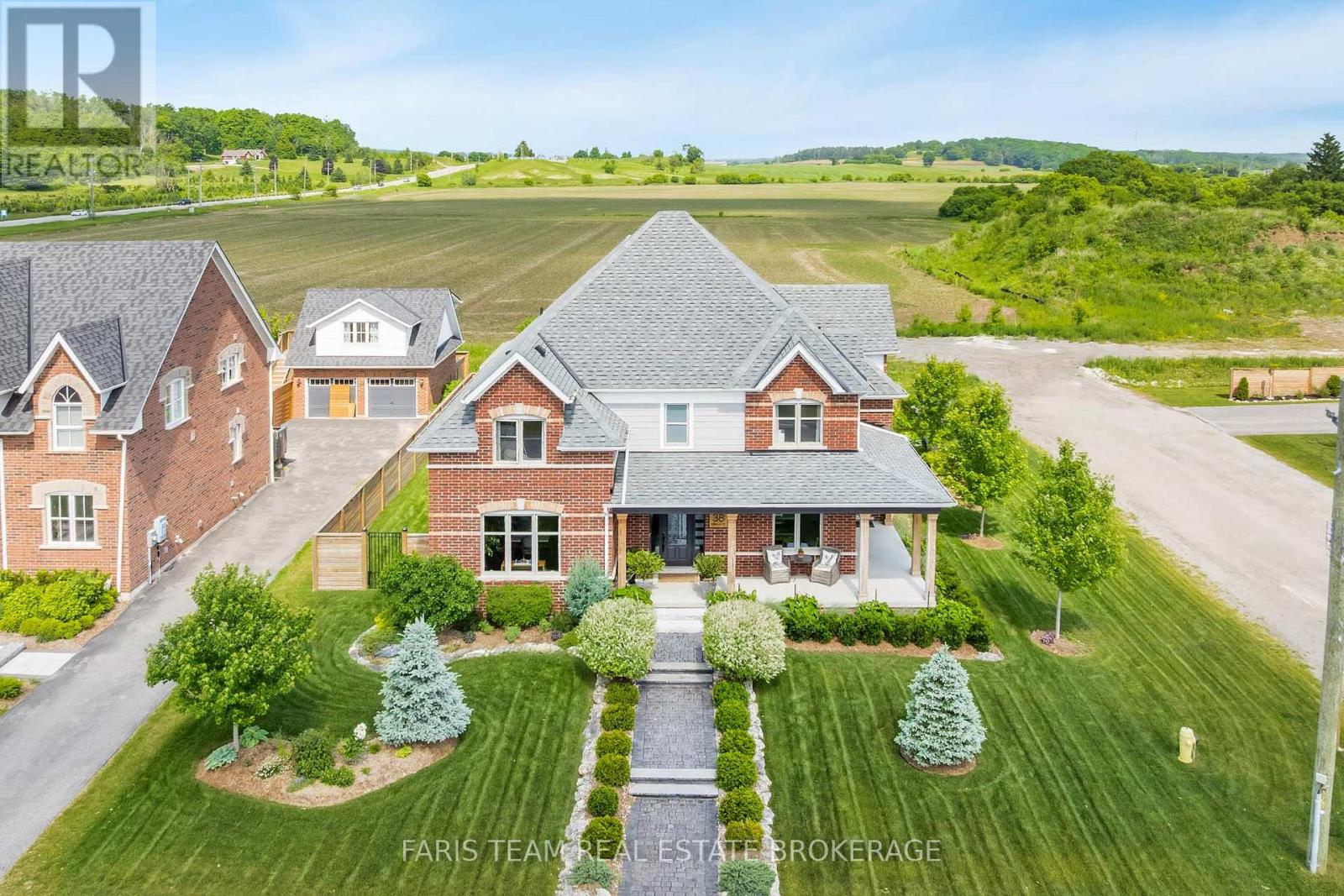 38 Nelson St, Clearview, ON L0M 1G0