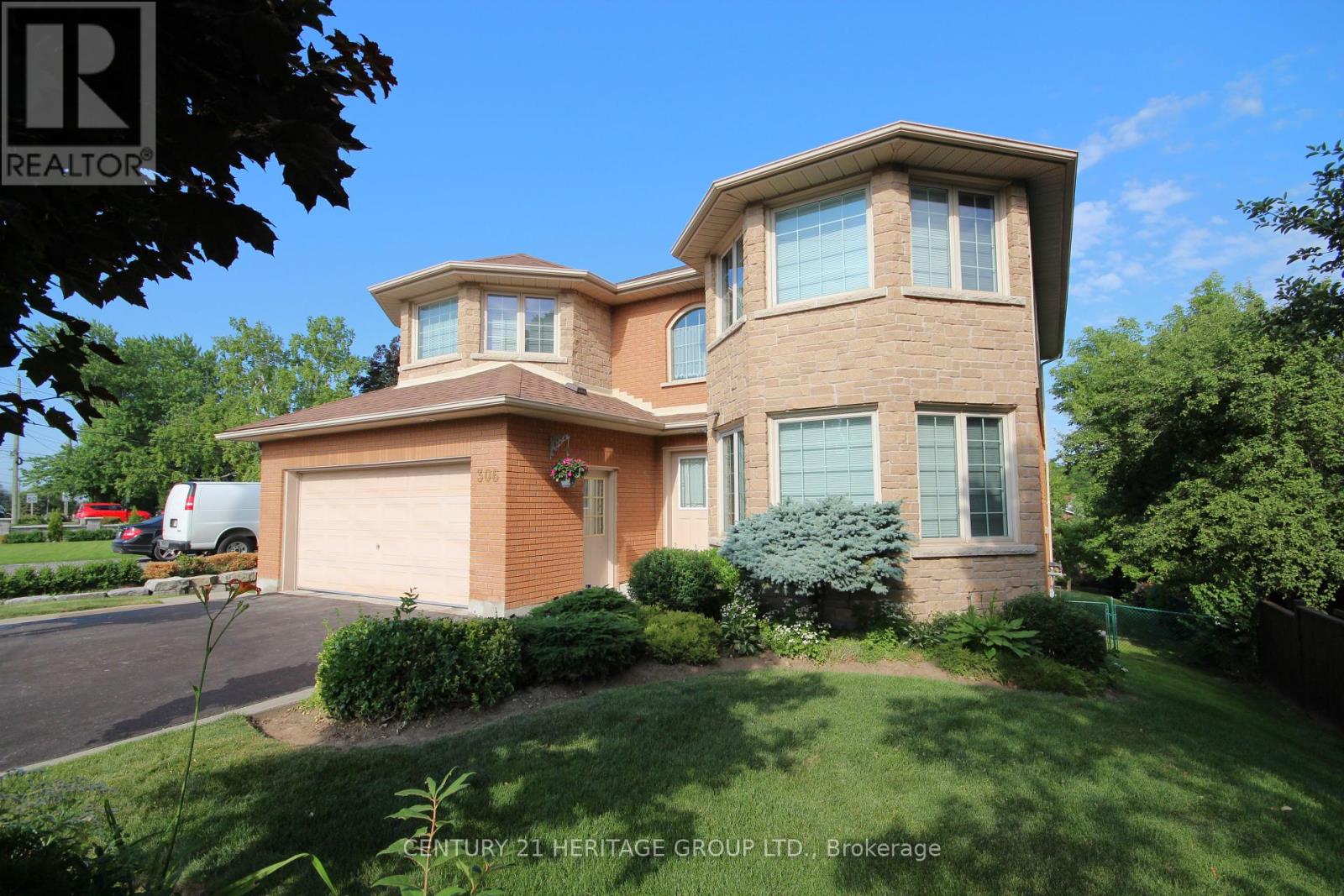 306 Simcoe Rd, Bradford West Gwillimbury, ON L3Z 1Y9
