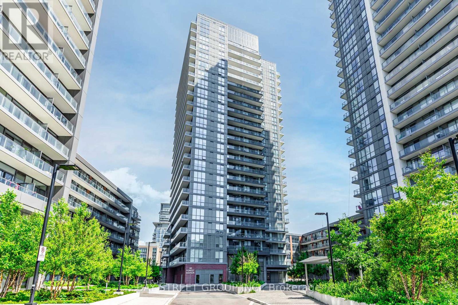 1009 38 Forest Manor Rd, Toronto, ON M2J 0H4