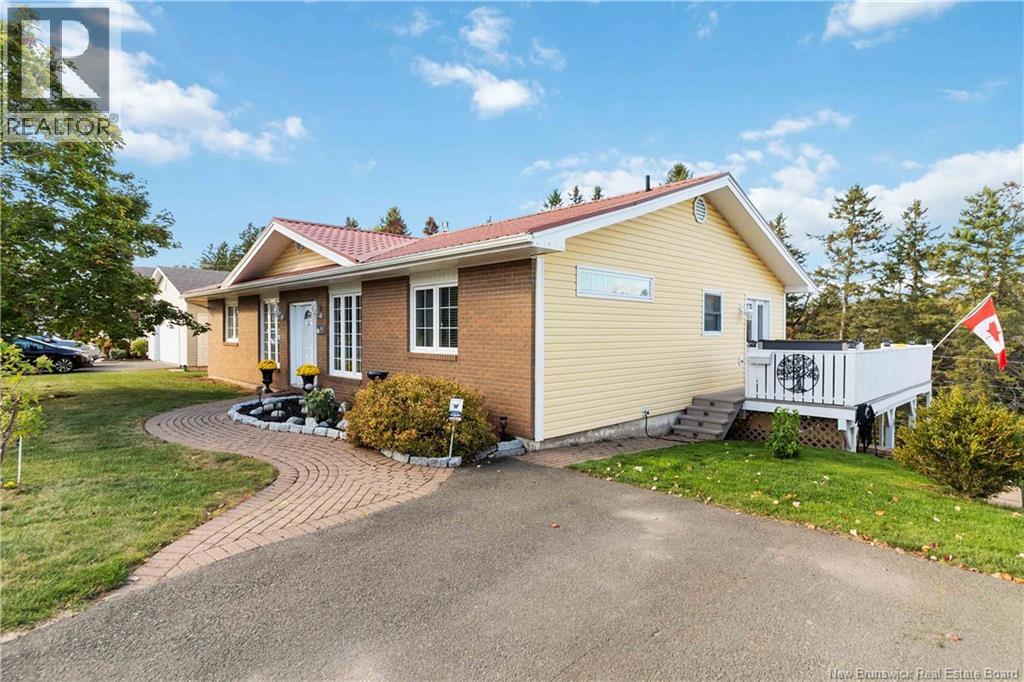 965 Frampton Ln, Moncton, NB E1G 1M2