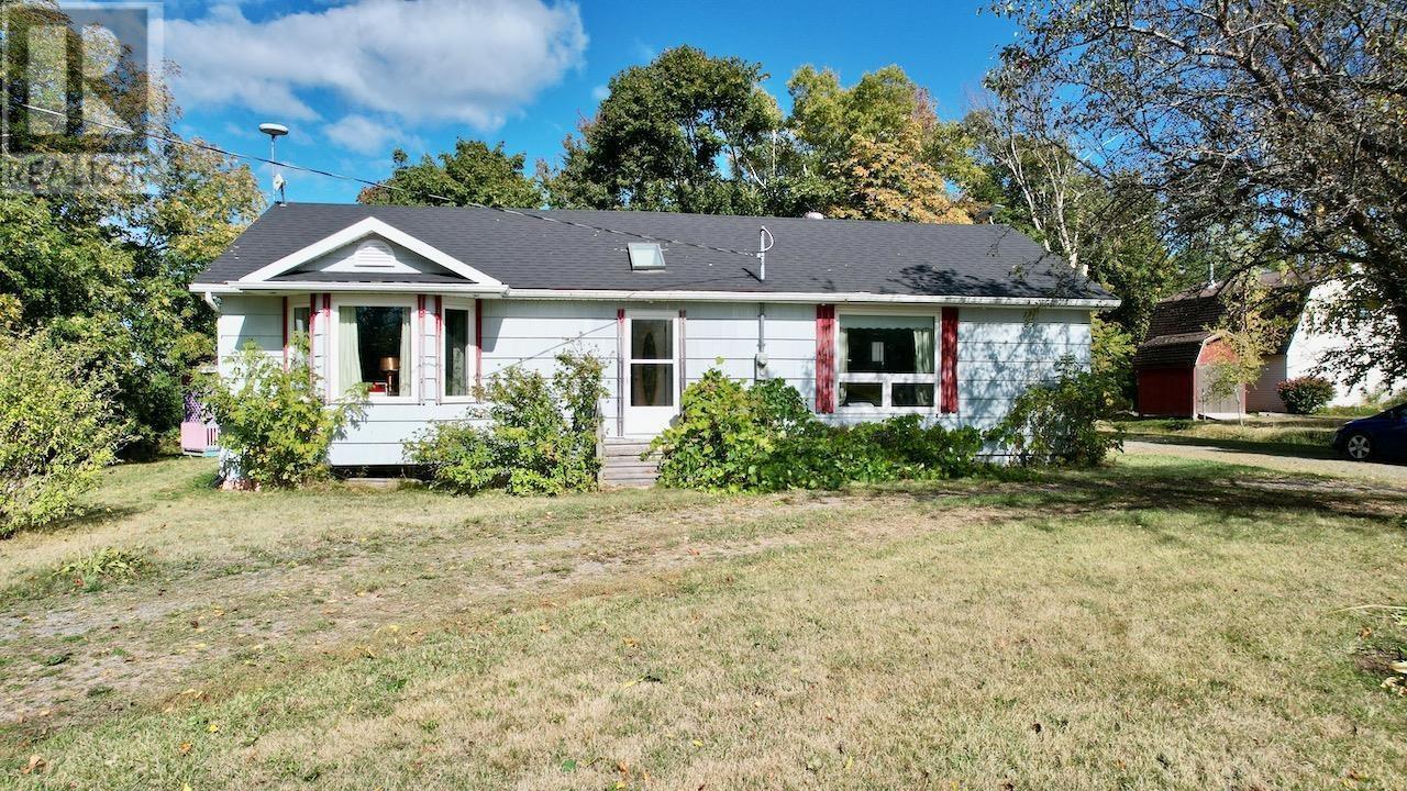7307 Highway 366 Hwy, Amherst, NS B4H 3Y2