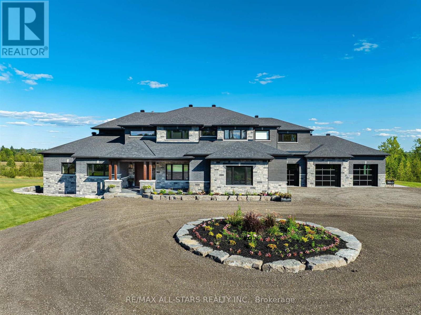 6374 Smith Blvd, Georgina, ON L0E 1N0