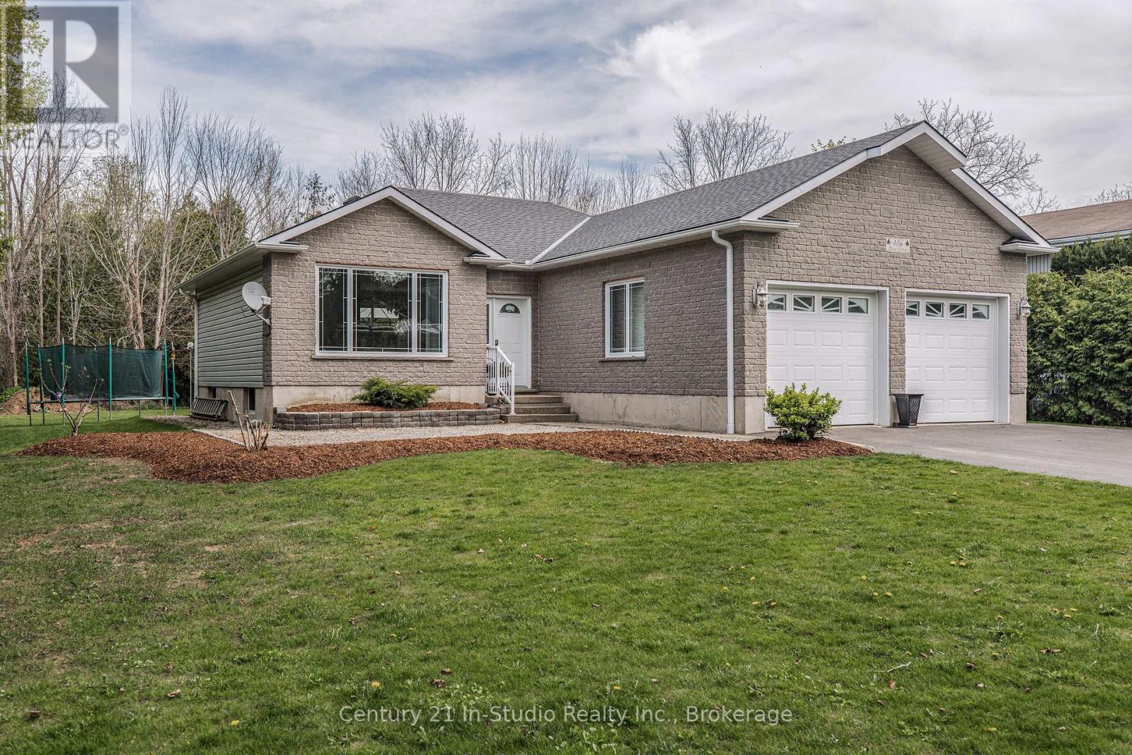 406 Alice St, Saugeen Shores, ON N0H 2L0