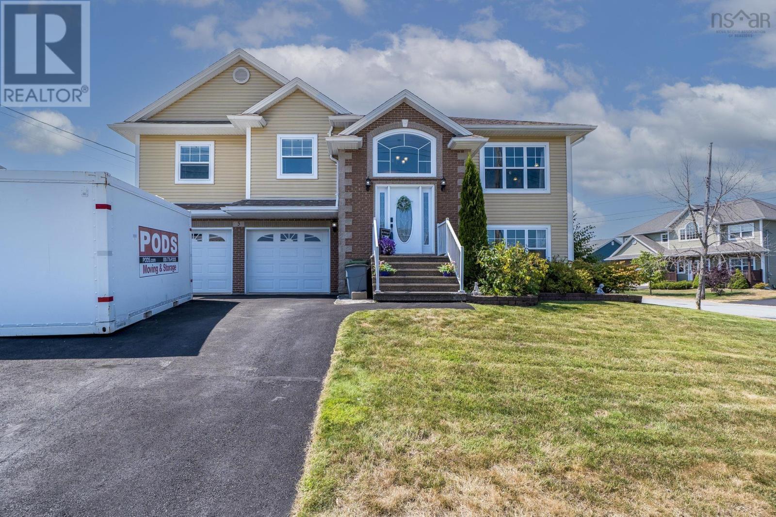 5 Lucy Ct, Middle Sackville, NS B4E 0C8