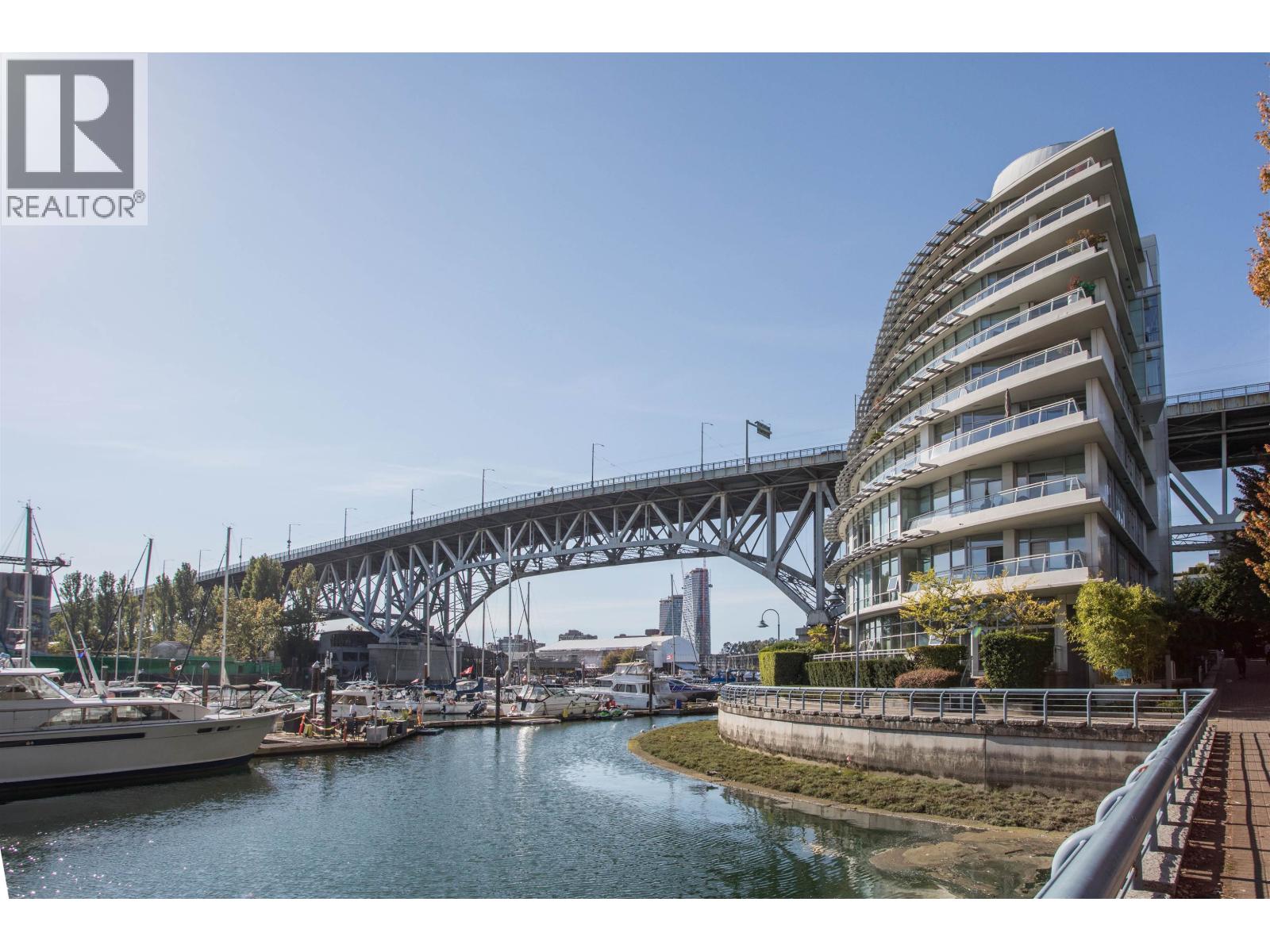 628 Kinghorne Mews Unit 605, Vancouver, BC V6Z 3H6