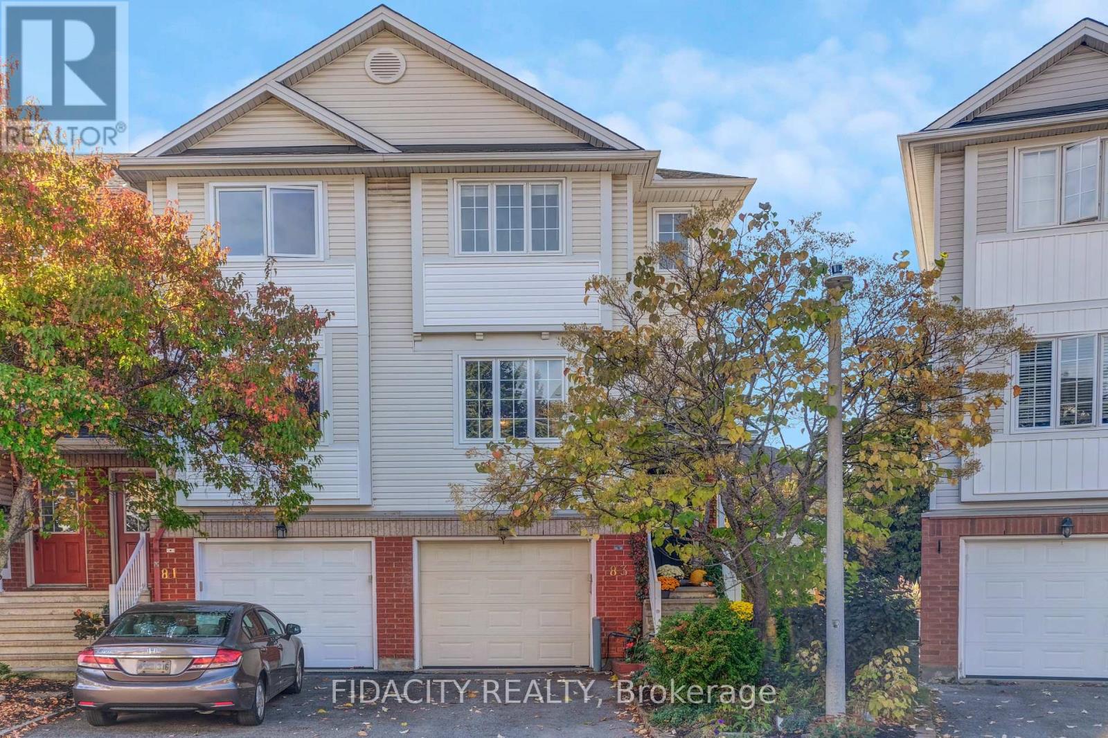 83 Manhattan Cres, Ottawa, ON K2C 4B8