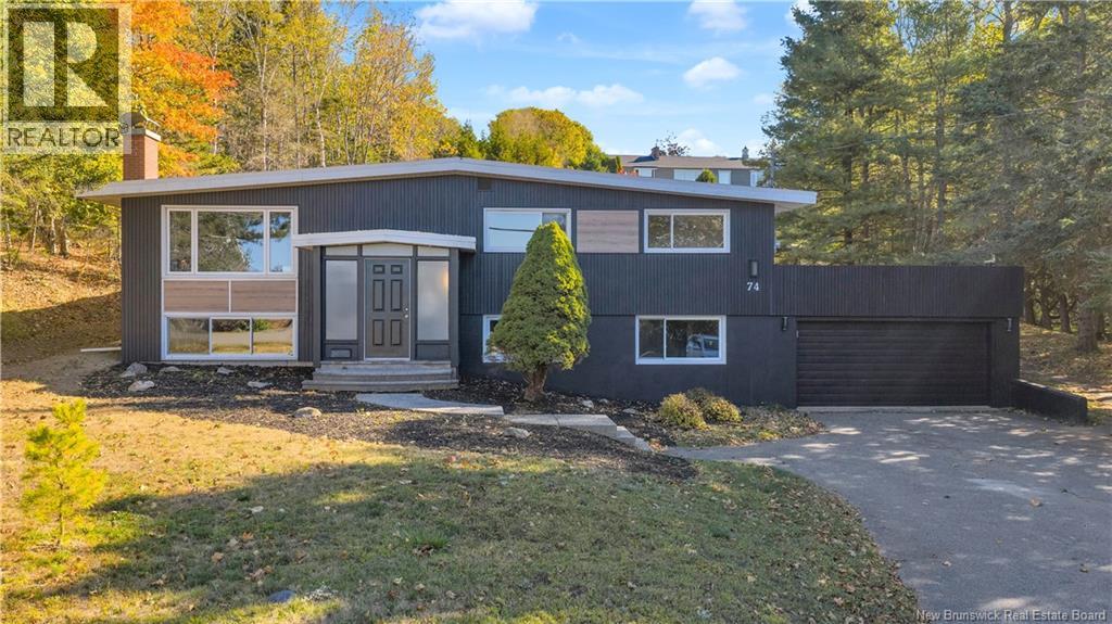 74 Elizabeth Pkwy, Rothesay, NB E2H 1E9