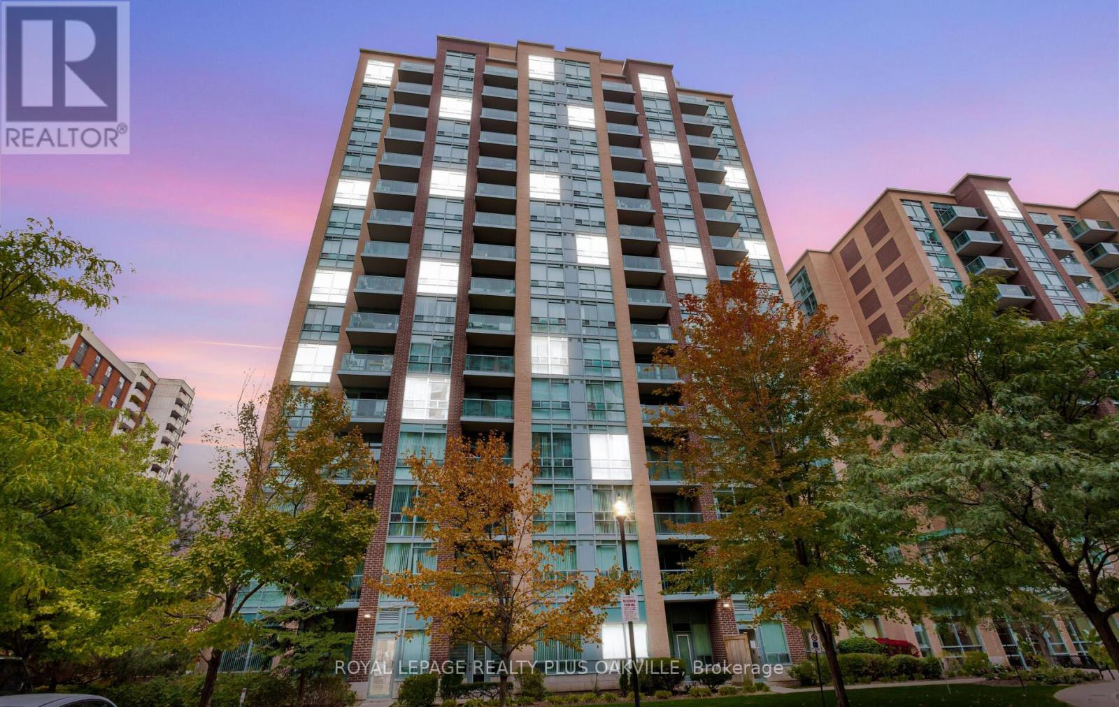 7 Michael Power Pl, Toronto, ON M9A 0A4