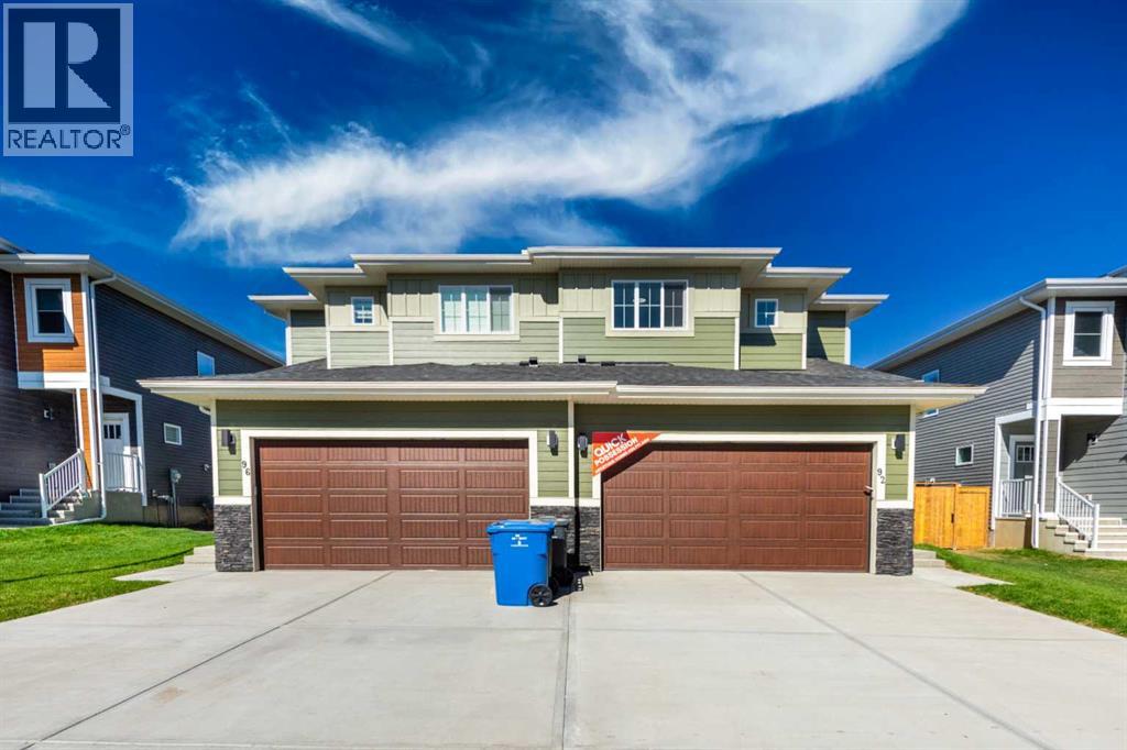 92 Waterford Mnr, Chestermere, AB T1X 2T9