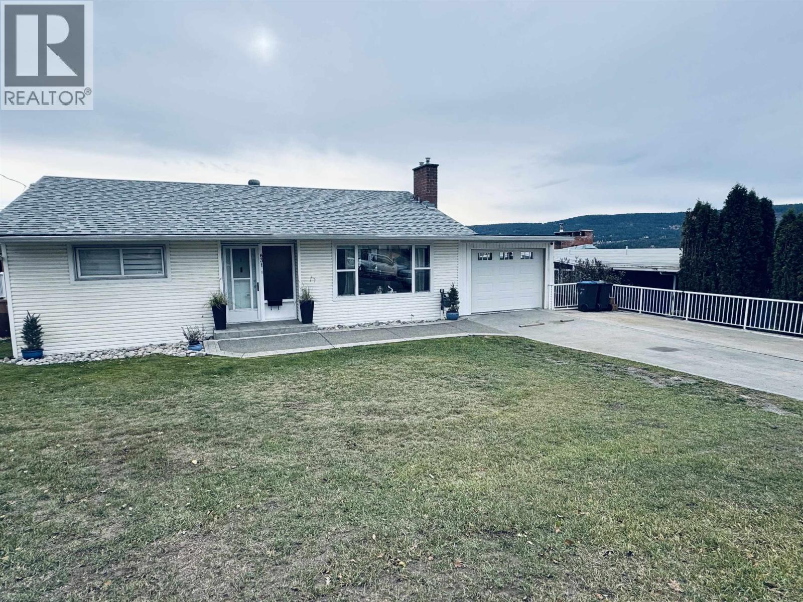 631 Johnson St, Williams Lake, BC V2G 1T9