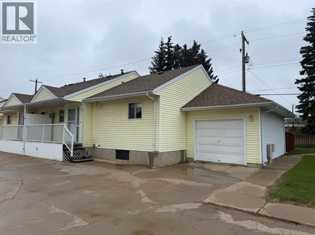 1330 1 Avenue Unit 5, Wainwright, AB T9W 1L1
