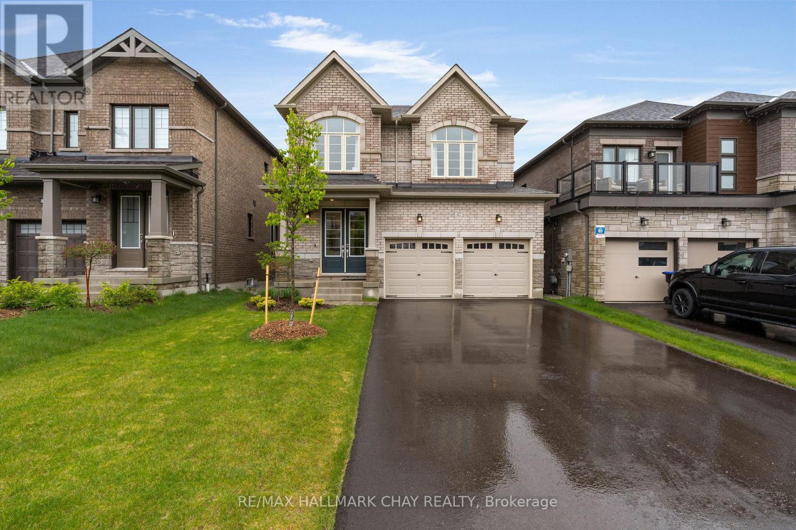 42 Periwinkle Rd, Springwater Midhurst, ON L9X 2C8