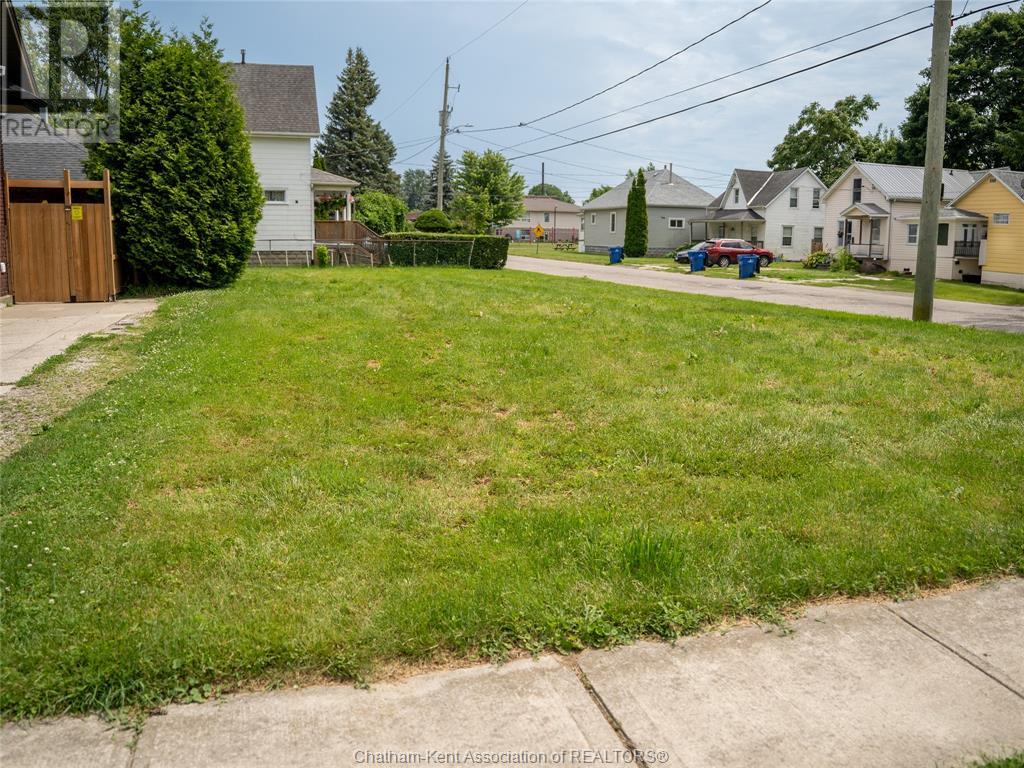 58 Gray St, Chatham-Kent, ON N7M 1S6