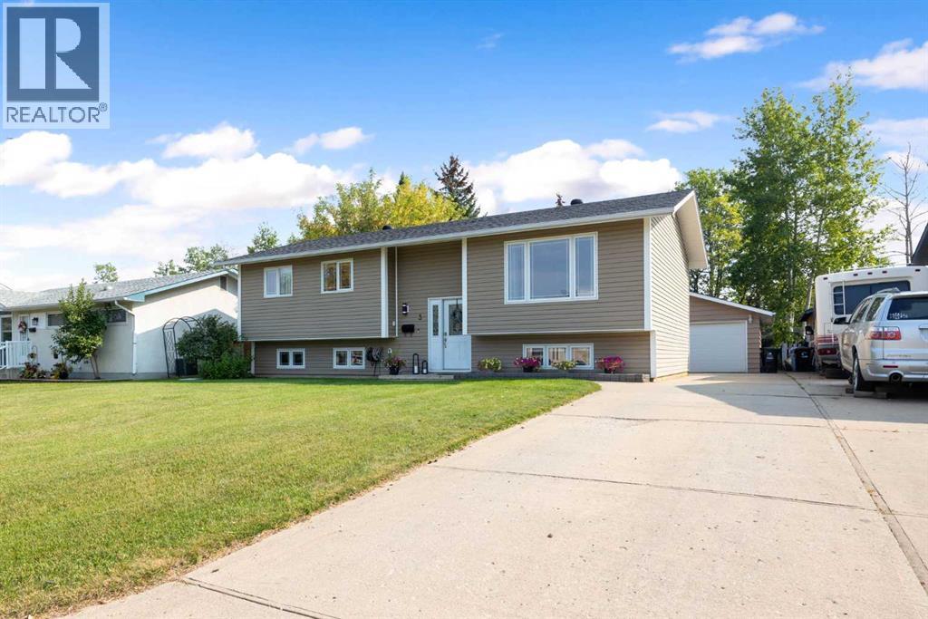 3 May Cres, Fort Mcmurray, AB T9H 1J8