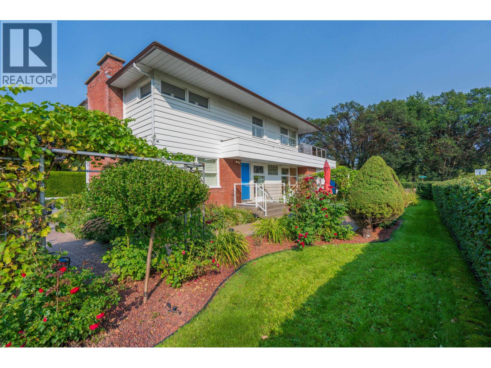 1689 Birch St, Prince George, BC V2L 1B3