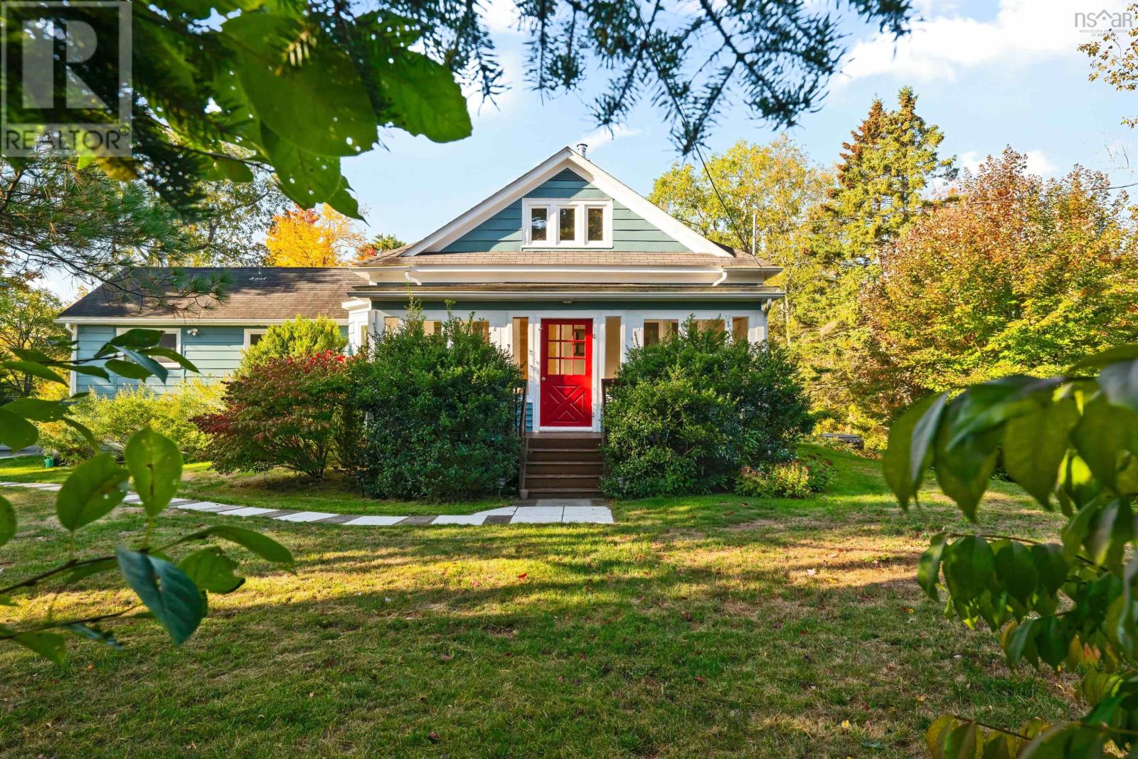 8 Marina Rd, Marriotts Cove, NS B0J 1K0