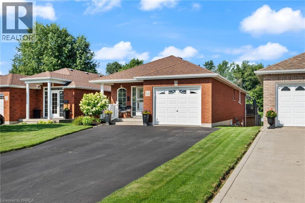 44 Macpherson Dr, Brant, ON N3L 4C9