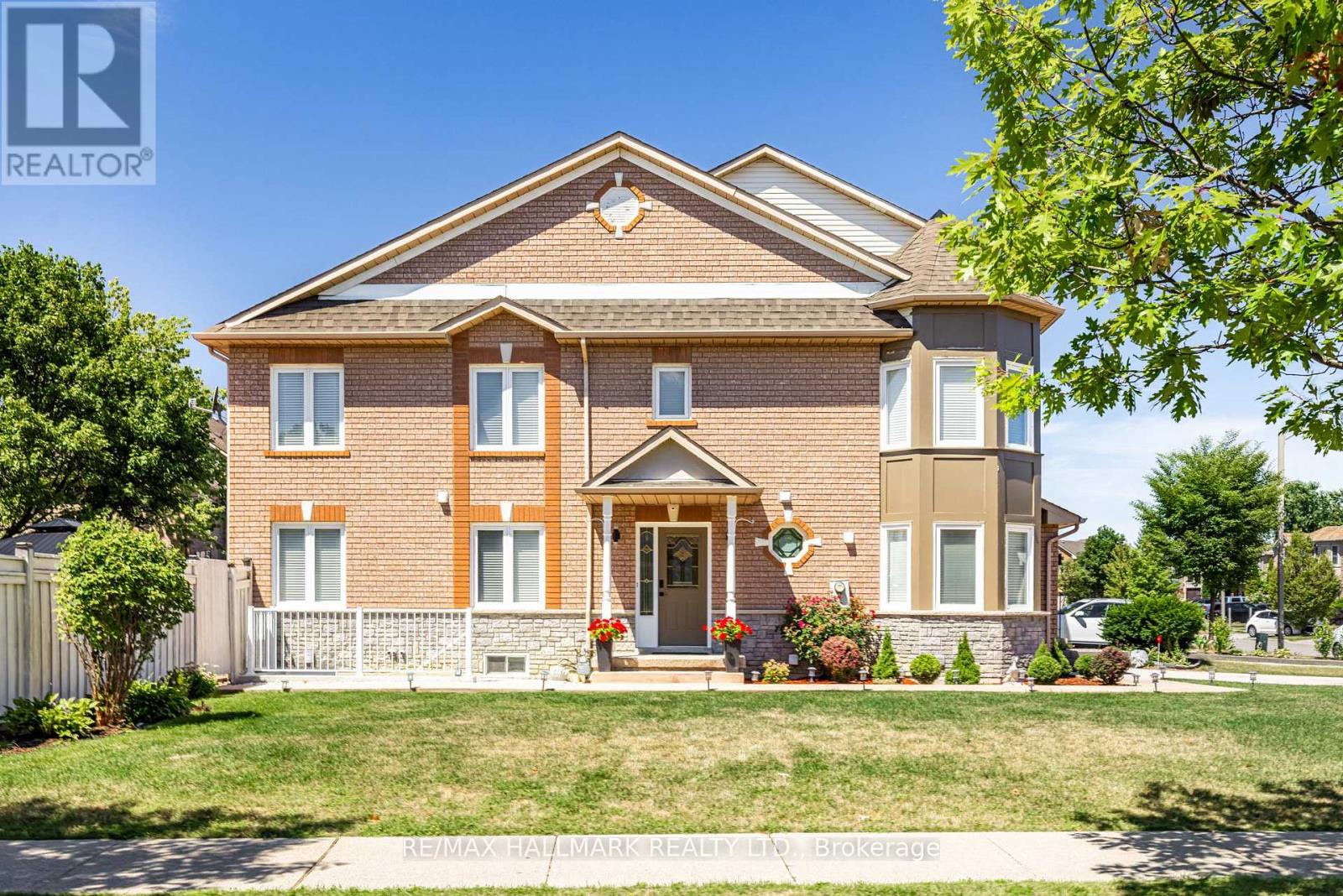 2 Michelle Dr, Vaughan, ON L4L 9B8