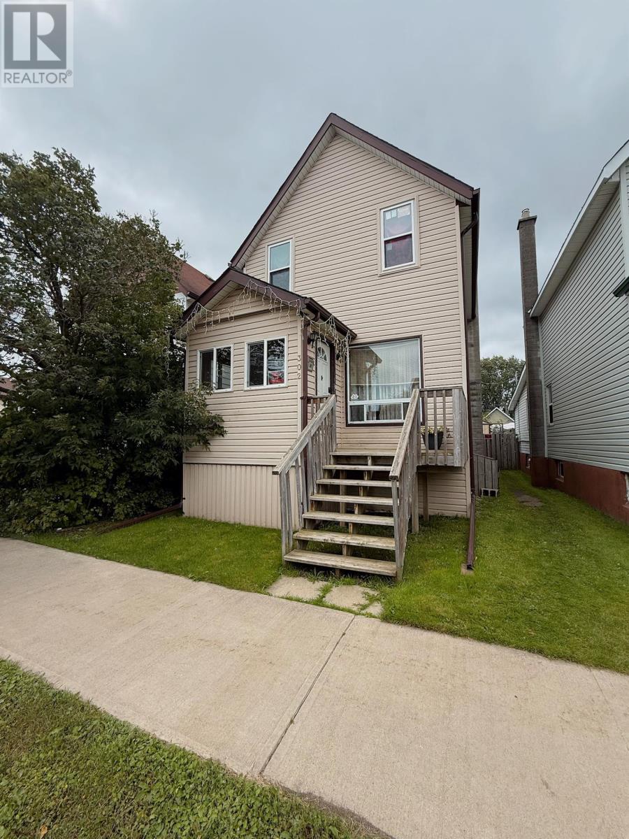 302 Robertson St, Thunder Bay, ON P7C 2N9