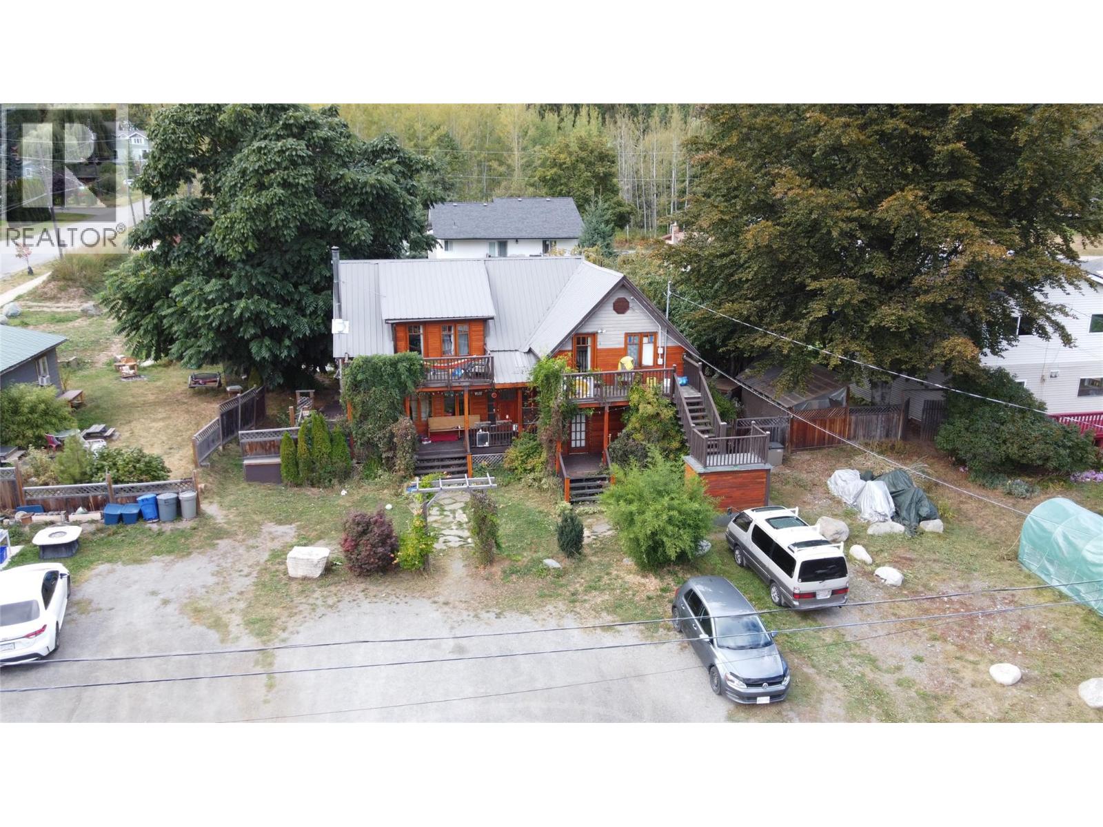 105 Washington St N, Kaslo, BC V0G 1M0