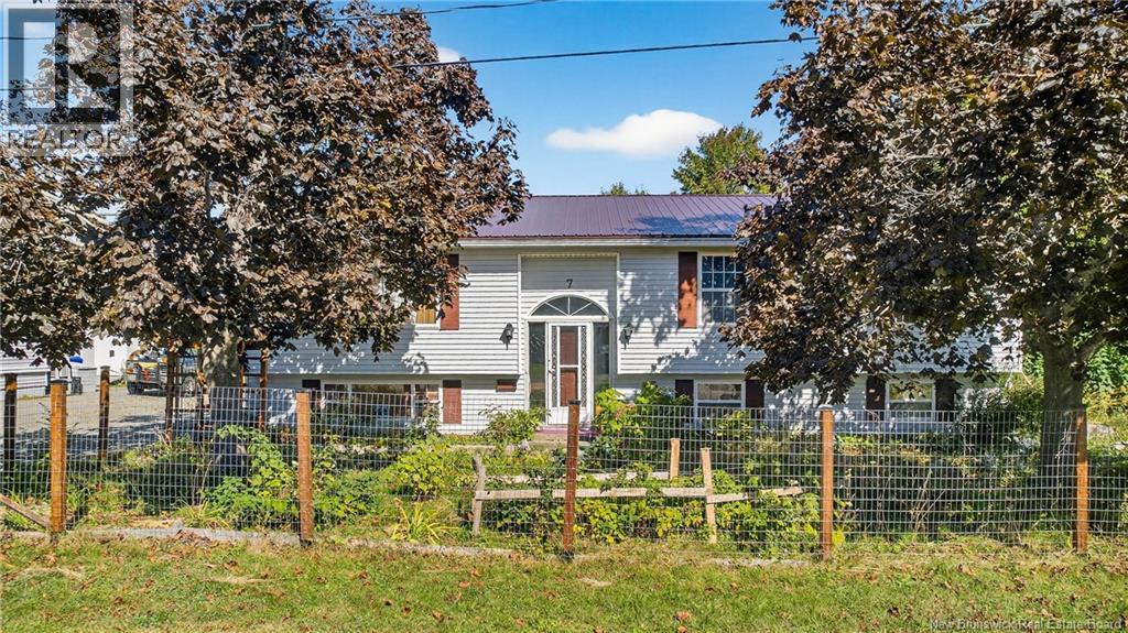 7 Citizens Ct, St. Stephen, NB E3L 3C5