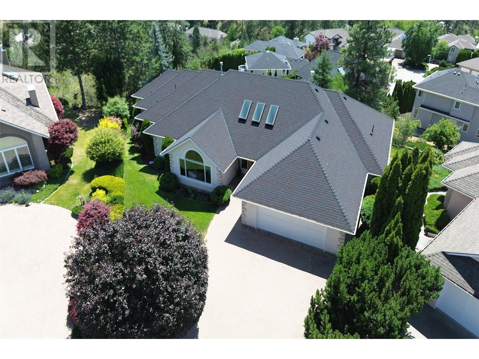 761 Siwash Ct, Kelowna, BC V1V 1N5