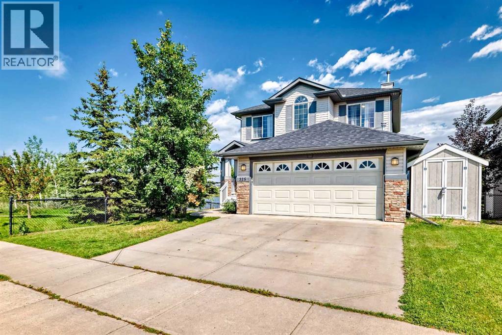 325 W Lakeview Dr, Chestermere, AB T1X 1T2