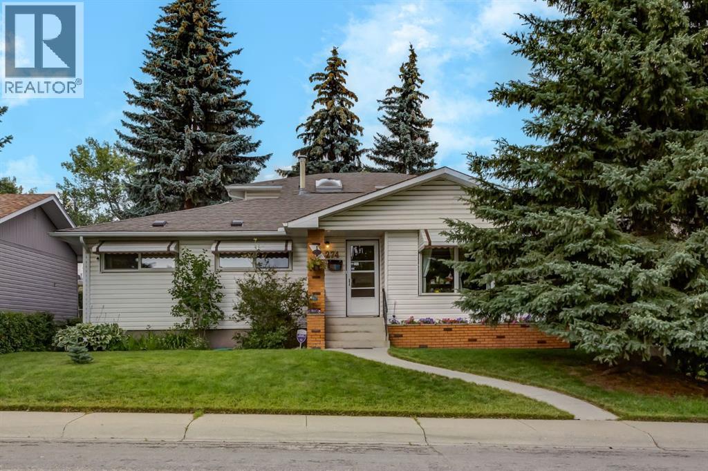 274 Carragana Cres NW, Calgary, AB T2L 1B1