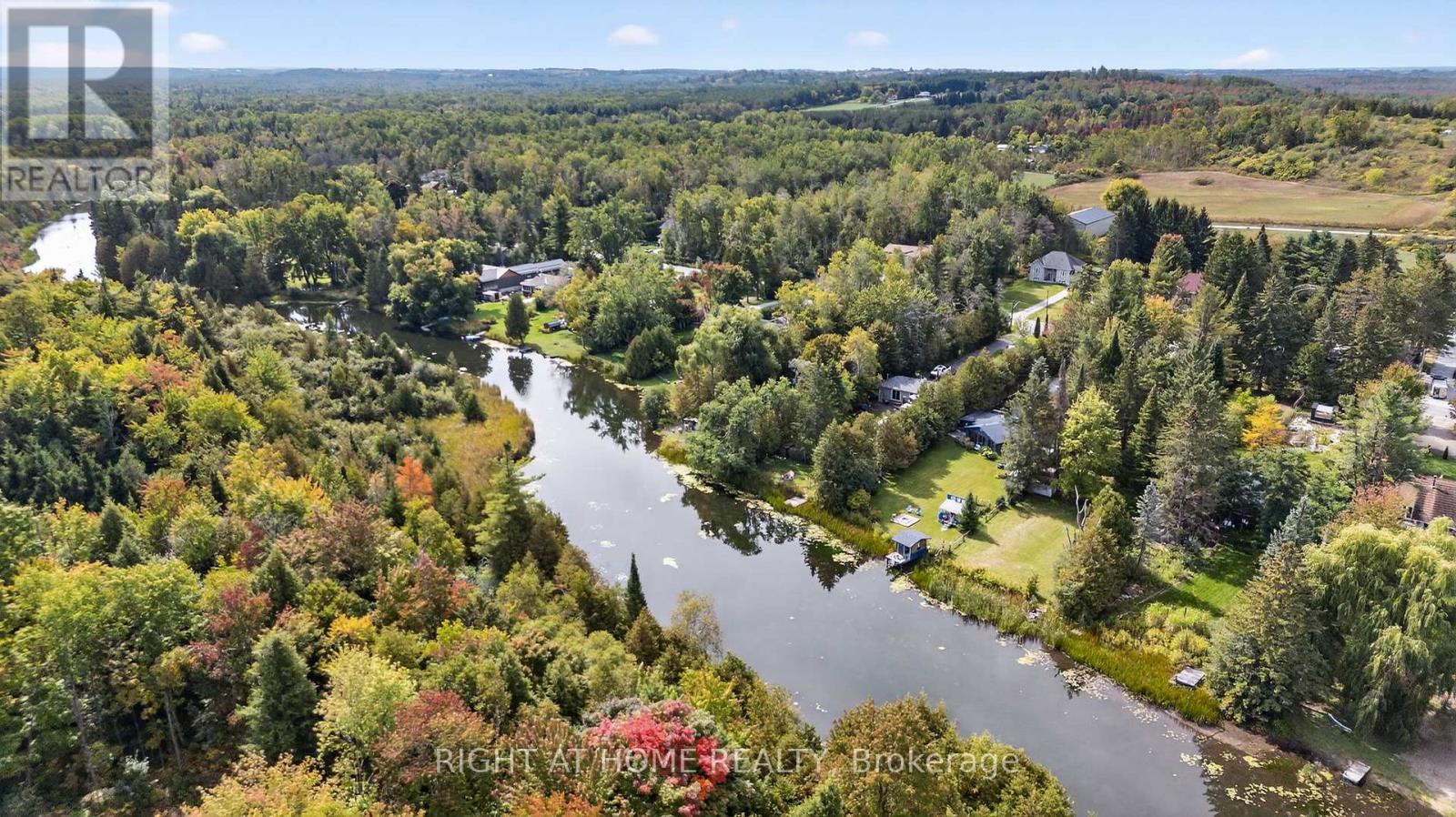 11 Nicholson Dr, Uxbridge, ON L9P 1R2