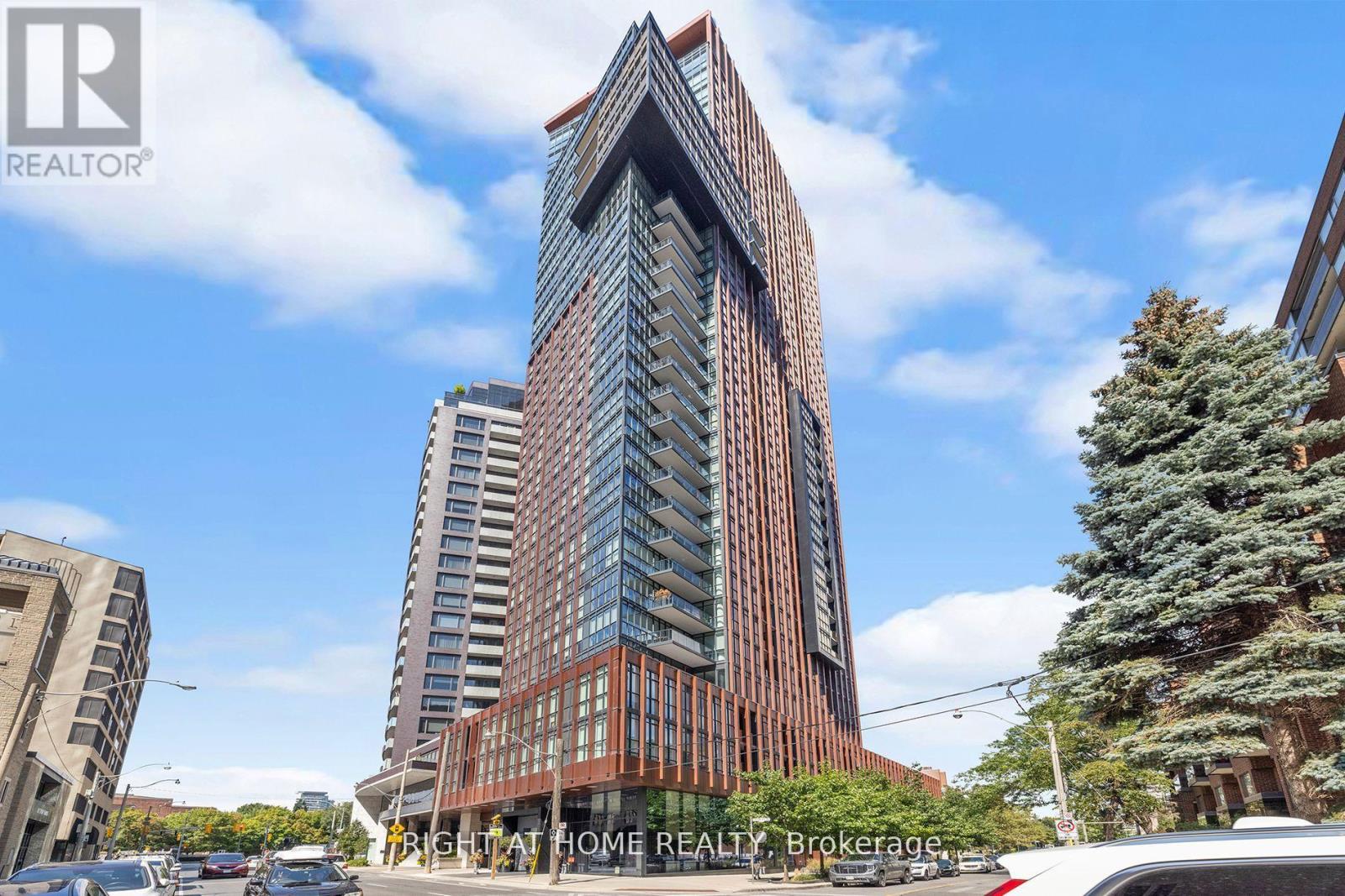 32 Davenport Rd #1 Rd, Toronto, ON M5R 0B5