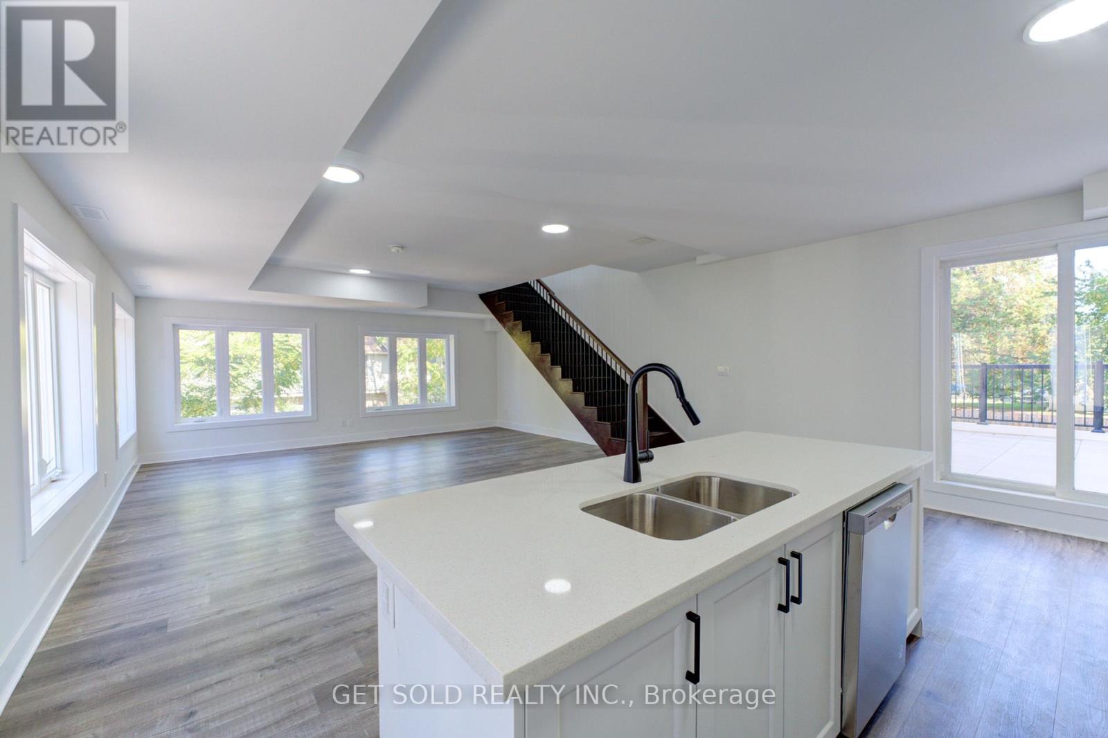 14 6701 Thorold Stone Rd, Niagara Falls Stamford, ON L2J 1B3