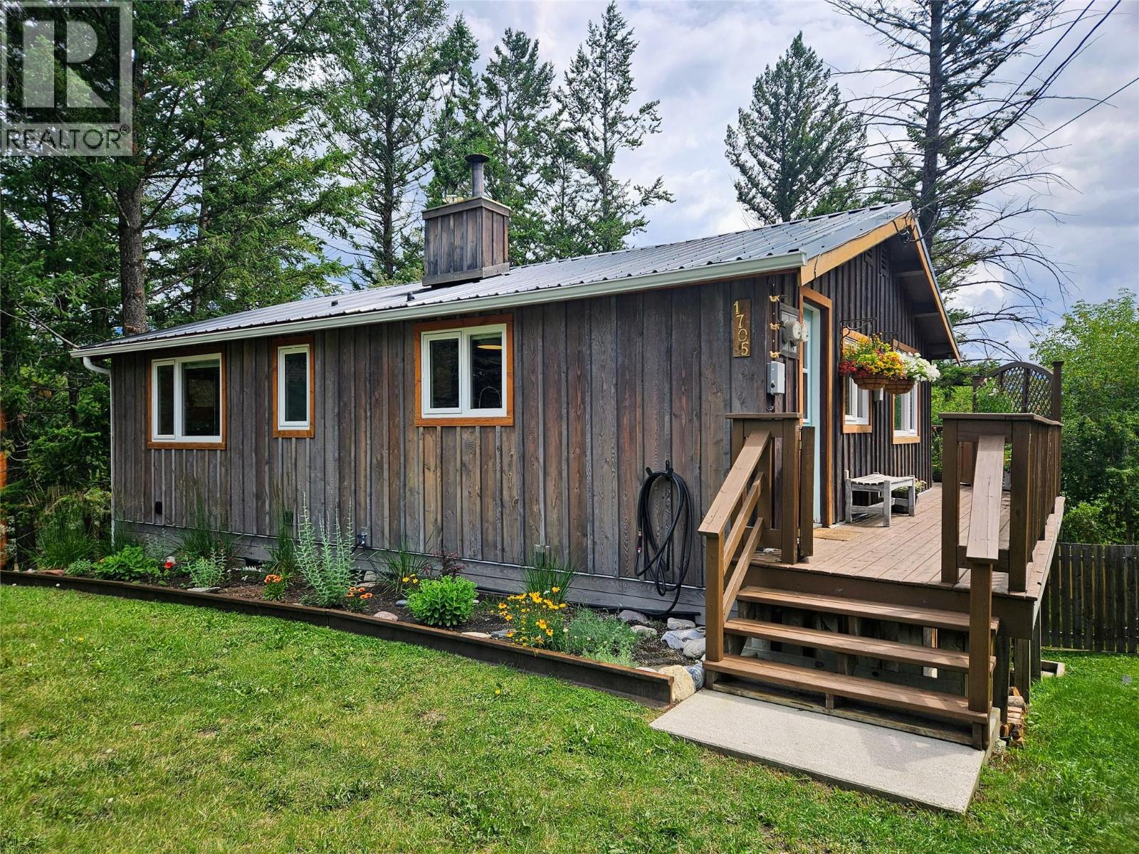 1705 9 Avenue, Invermere, BC V0A 1K0