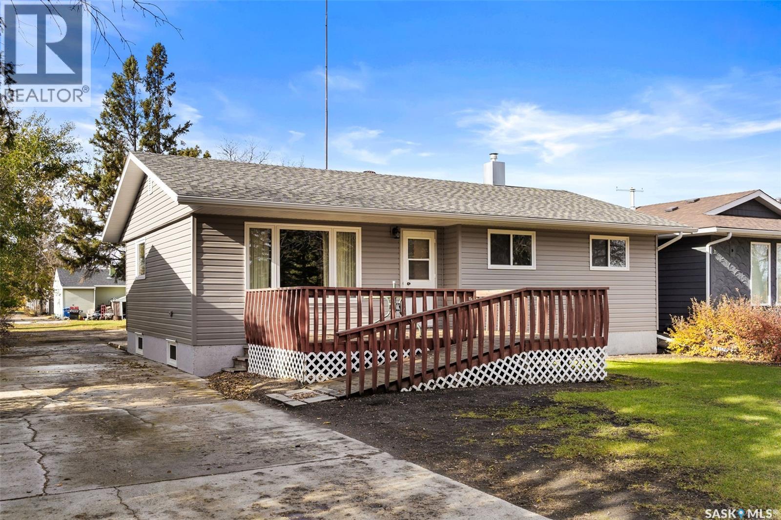 539 3 Street Northeast, Ituna, SK S0A 1N0