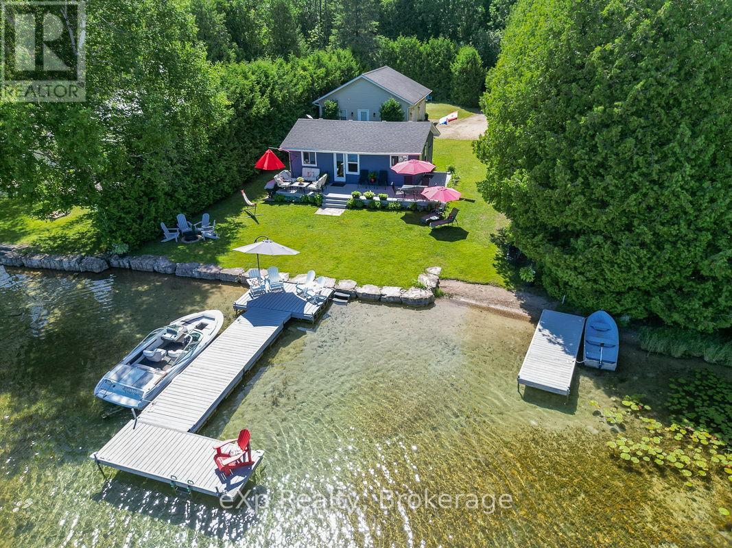 135 Lakeview Rd, Chatsworth, ON N0H 1G0