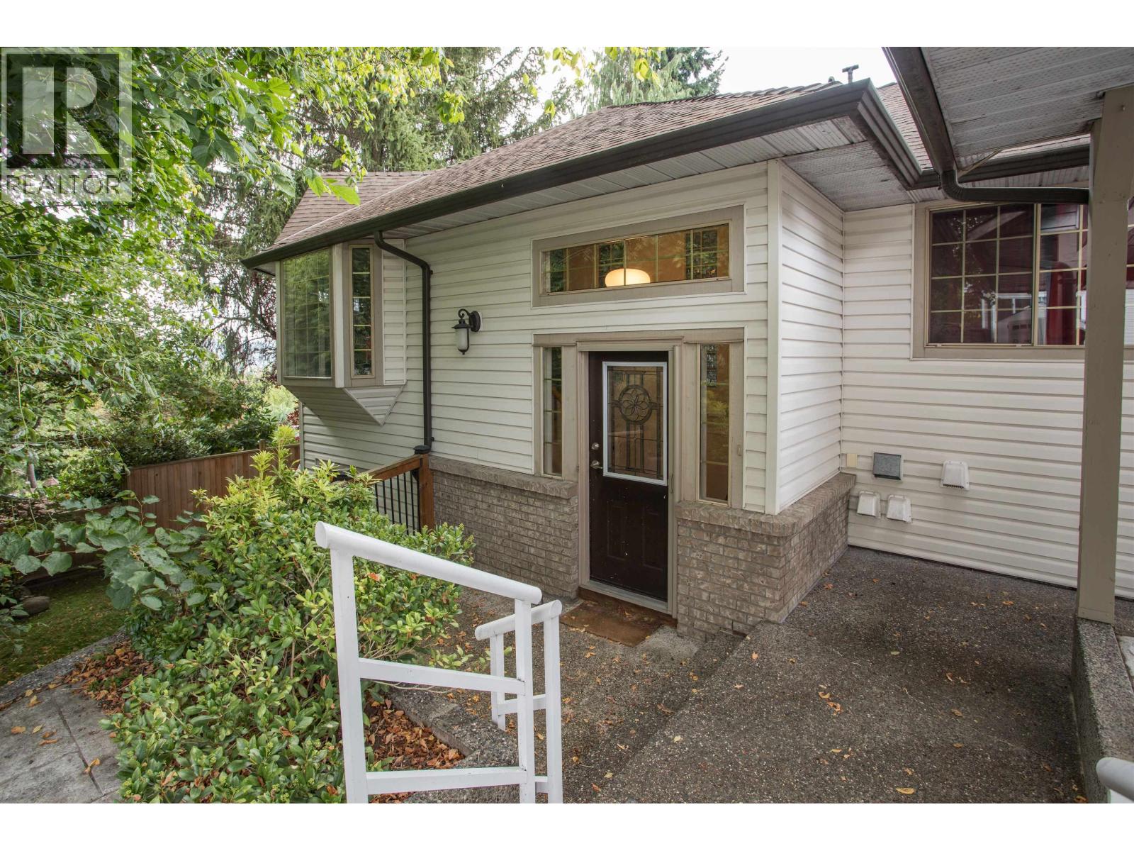 1005 Alderson Ave, Coquitlam, BC V3K 1V8