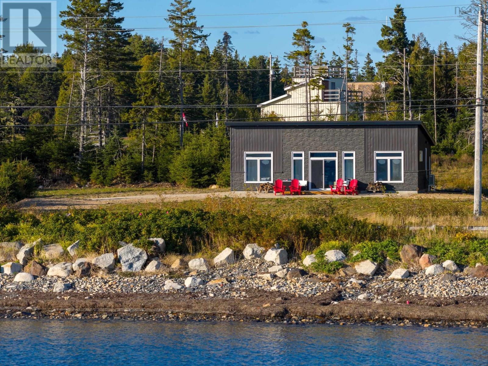 12 Firehall Rd, Chester, NS B0J 1T0