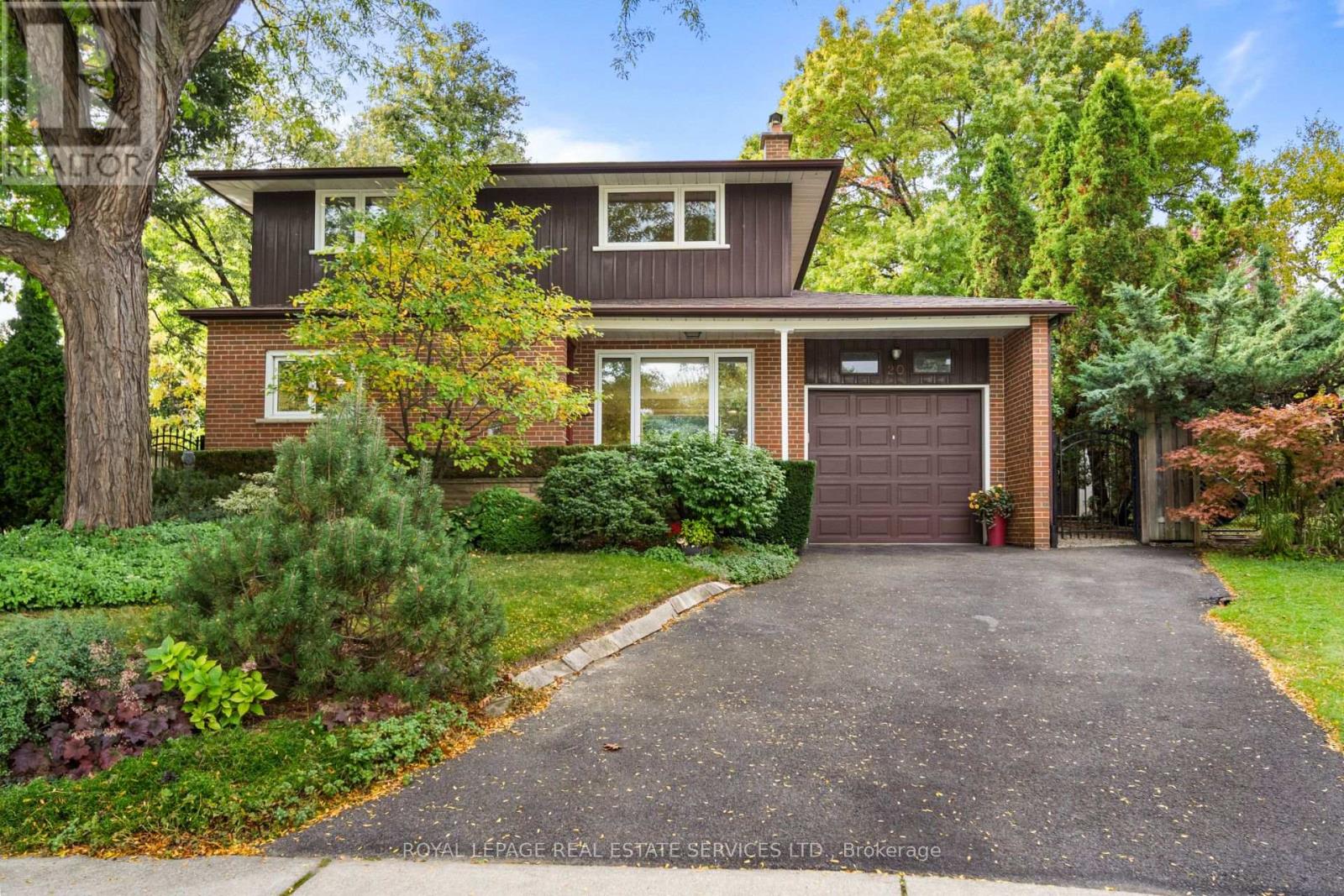 20 W Deane Valley Rd, Toronto Eringate-centennial-west Deane, ON M9B 3K5