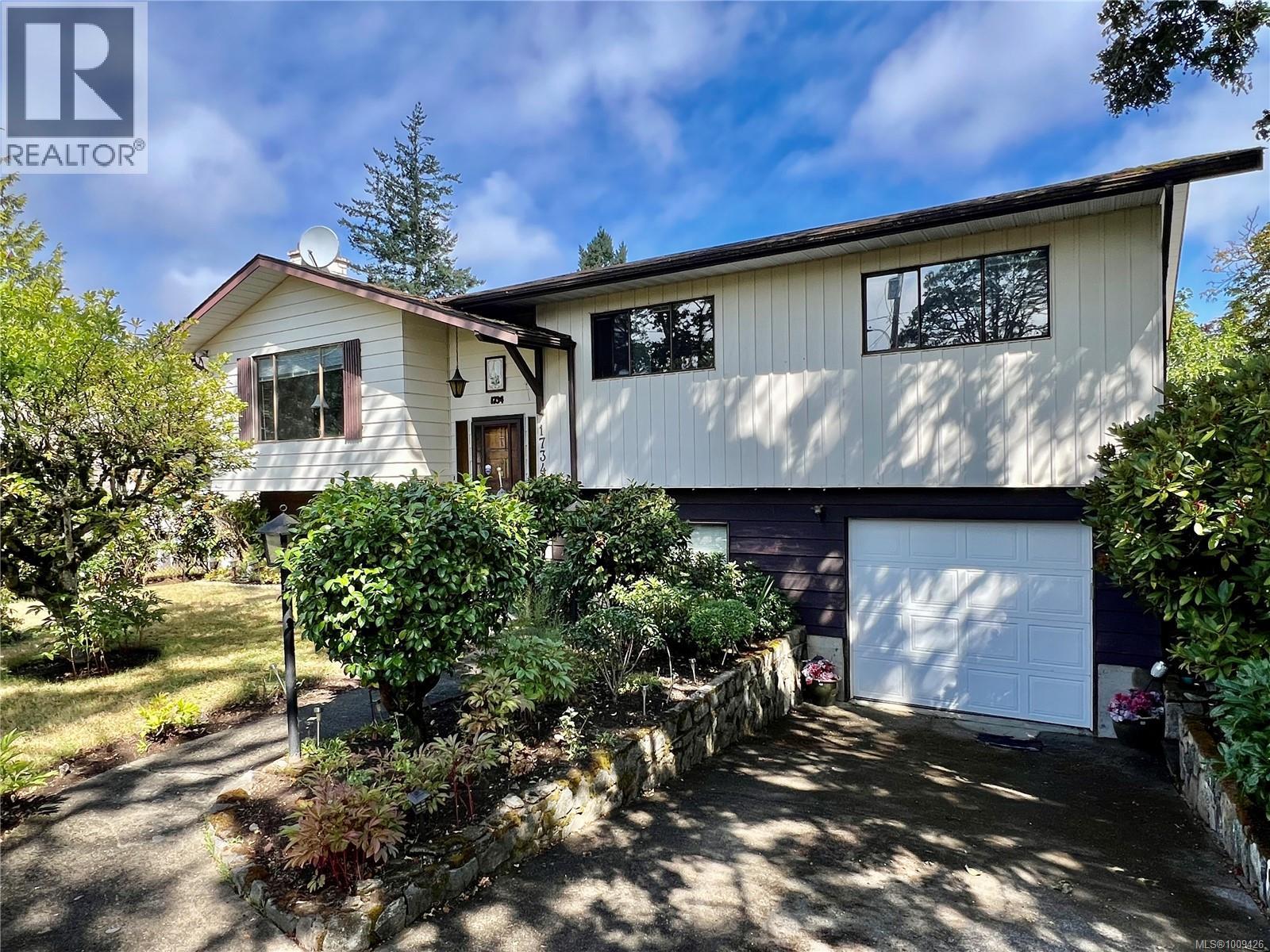 1734 Feltham Rd, Saanich, BC V8N 2A3