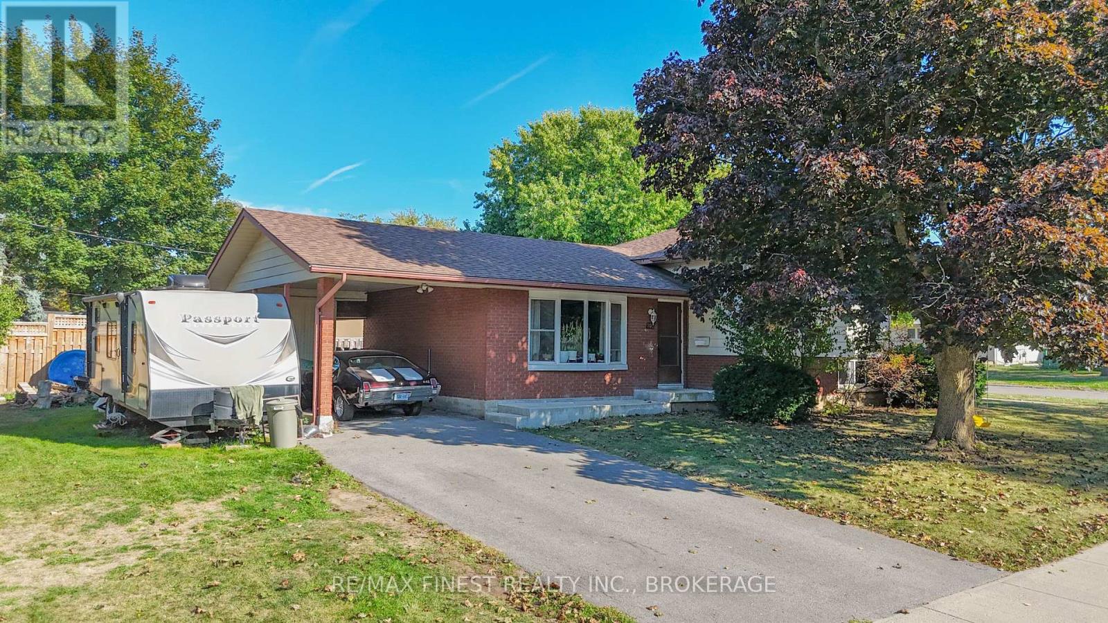 107 Casterton Ave, Kingston, ON K7M 1R9