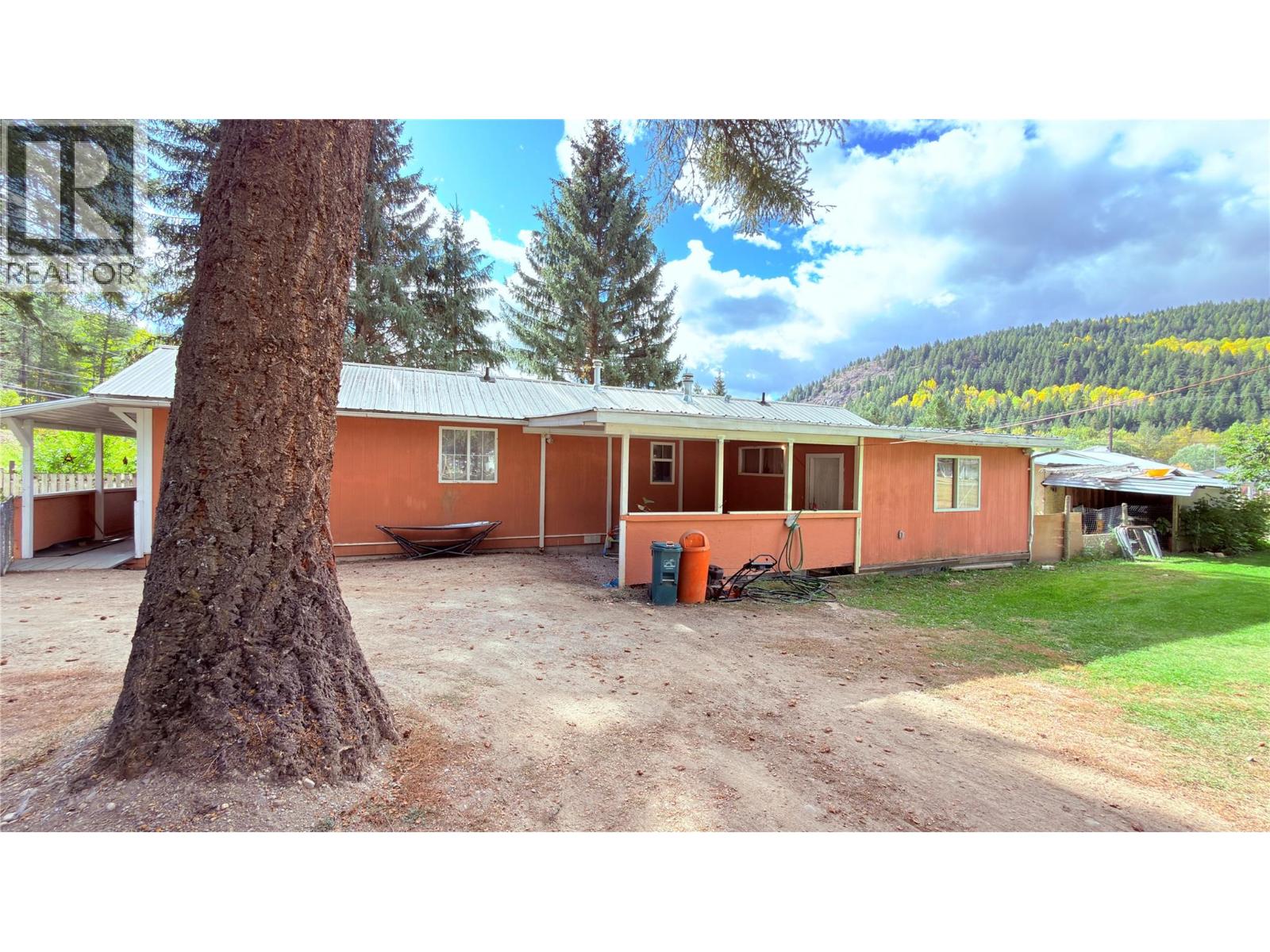 645 Strathmore Ave, Greenwood, BC V0H 1J0