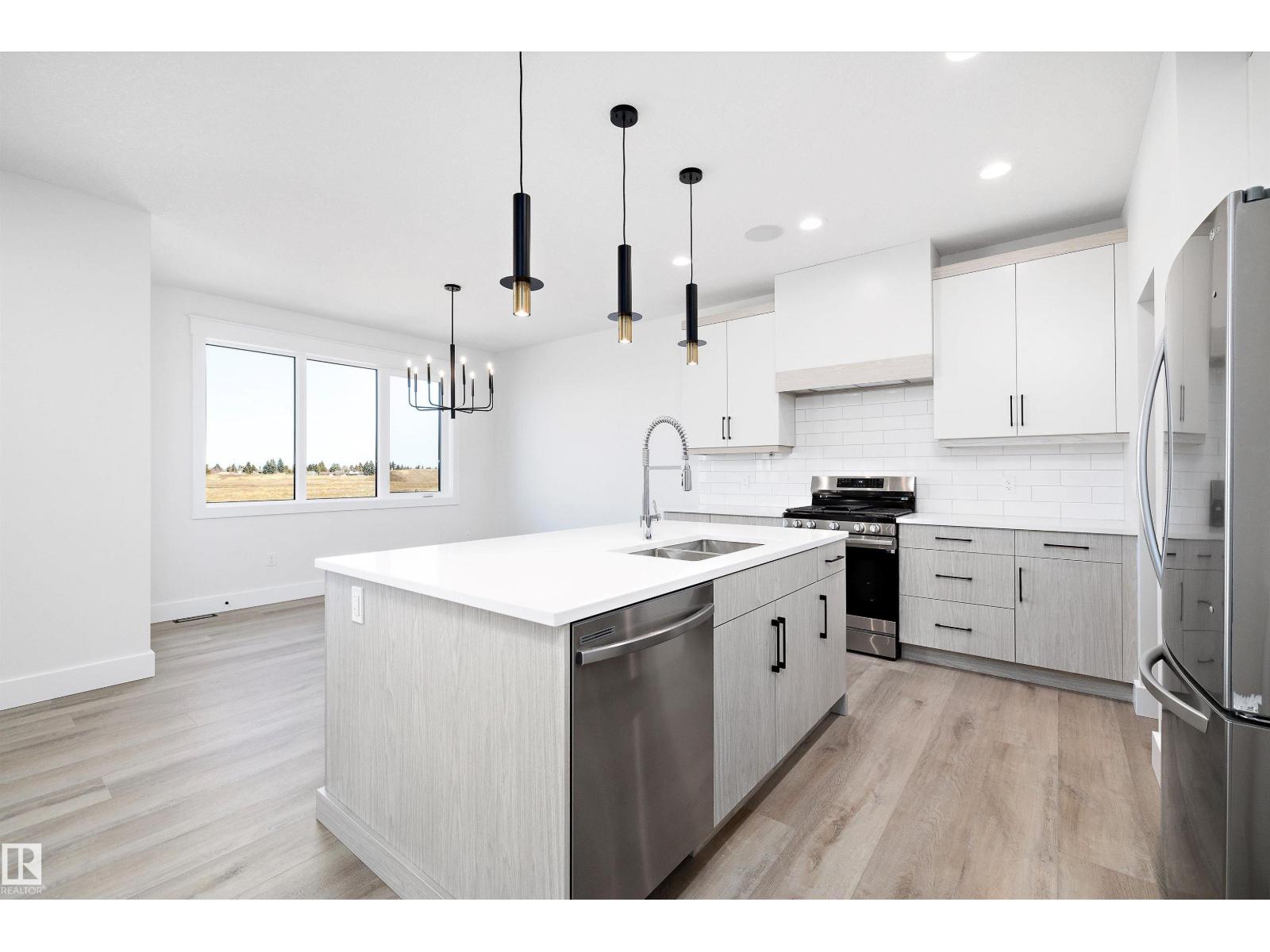 92 Av Unit 10232 #a, Morinville, AB T8R 1P7