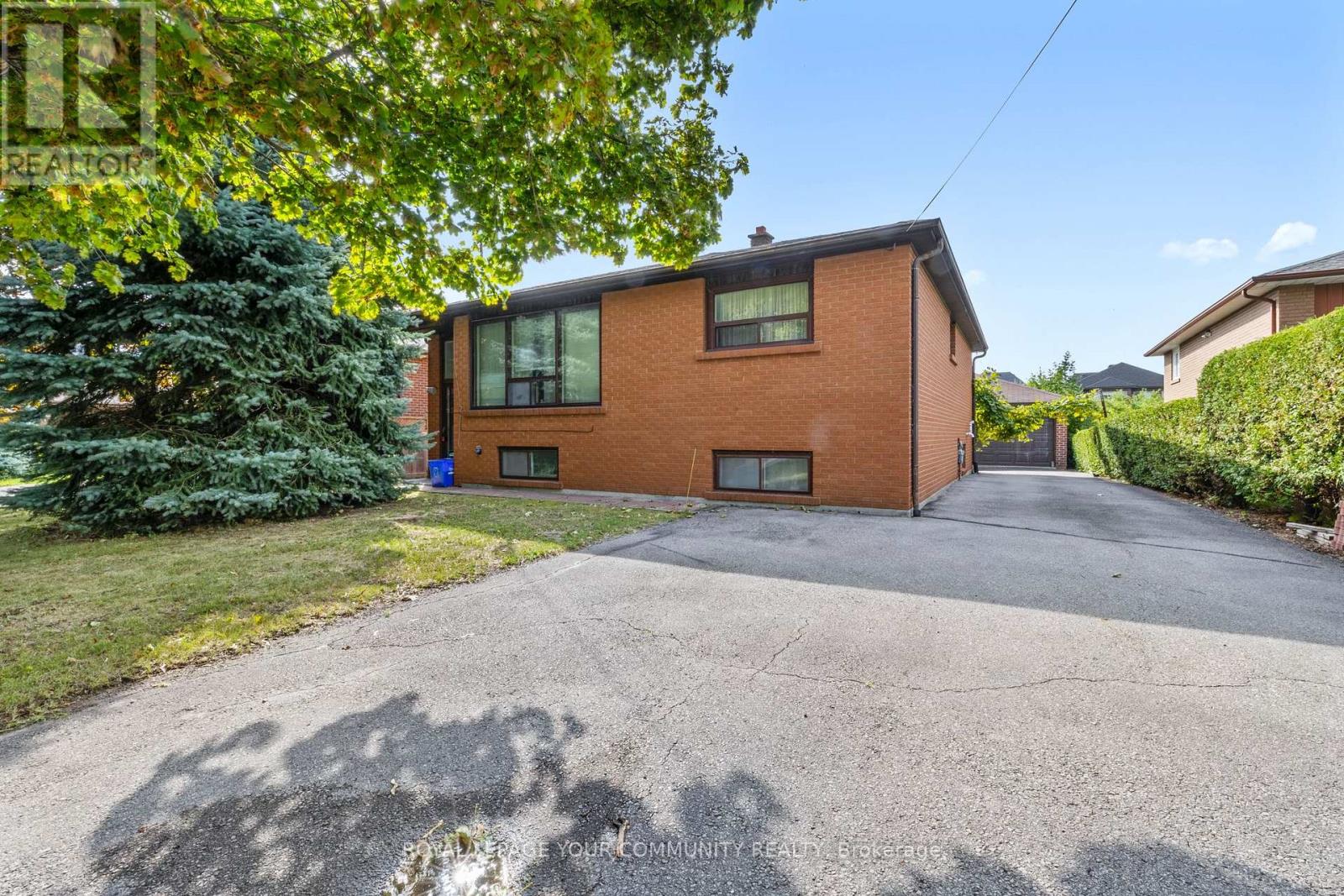 221 Elgin Mills Rd W, Richmond Hill, ON L4C 4M1