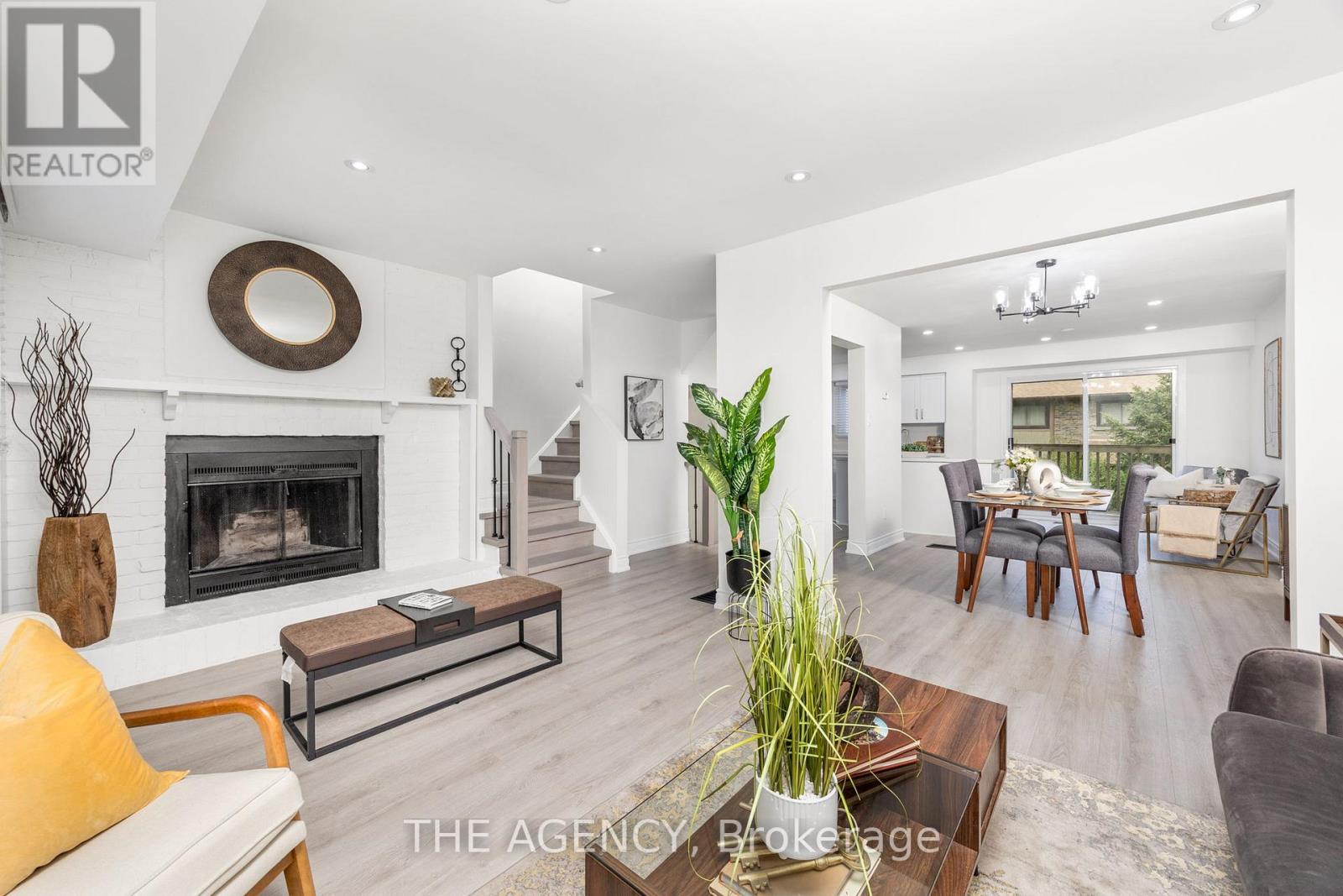 17 3345 Silverado Dr, Mississauga, ON L5A 2V1
