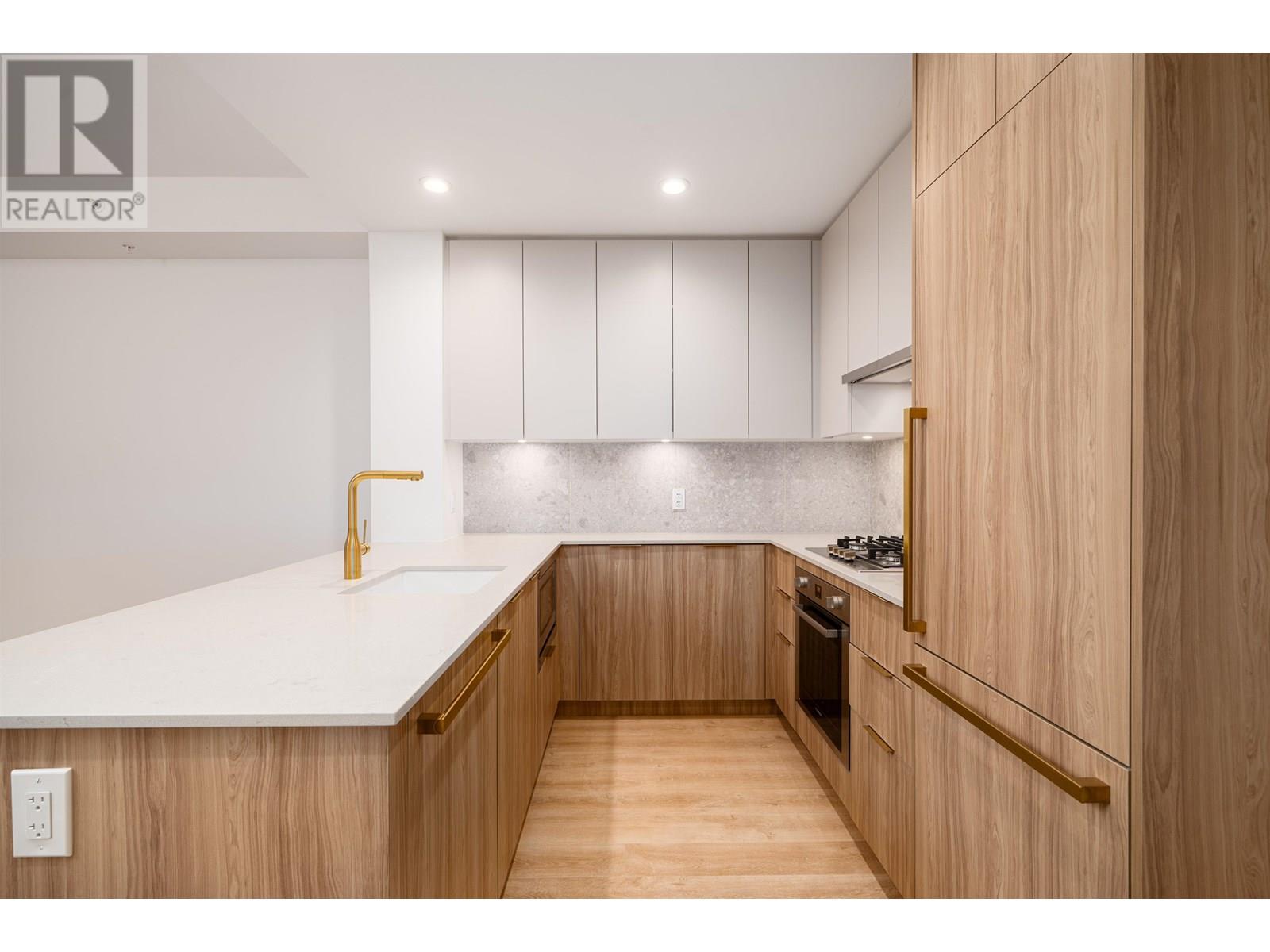 2325 Emery Court Unit 202, North Vancouver, BC V7J 0E8