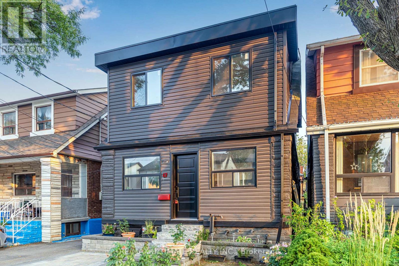 47 Mahoney Ave, Toronto, ON M6M 2H5