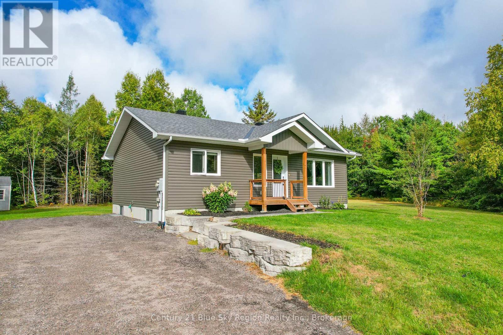115 Hillside Lake Rd, North Bay, ON P1B 8G2