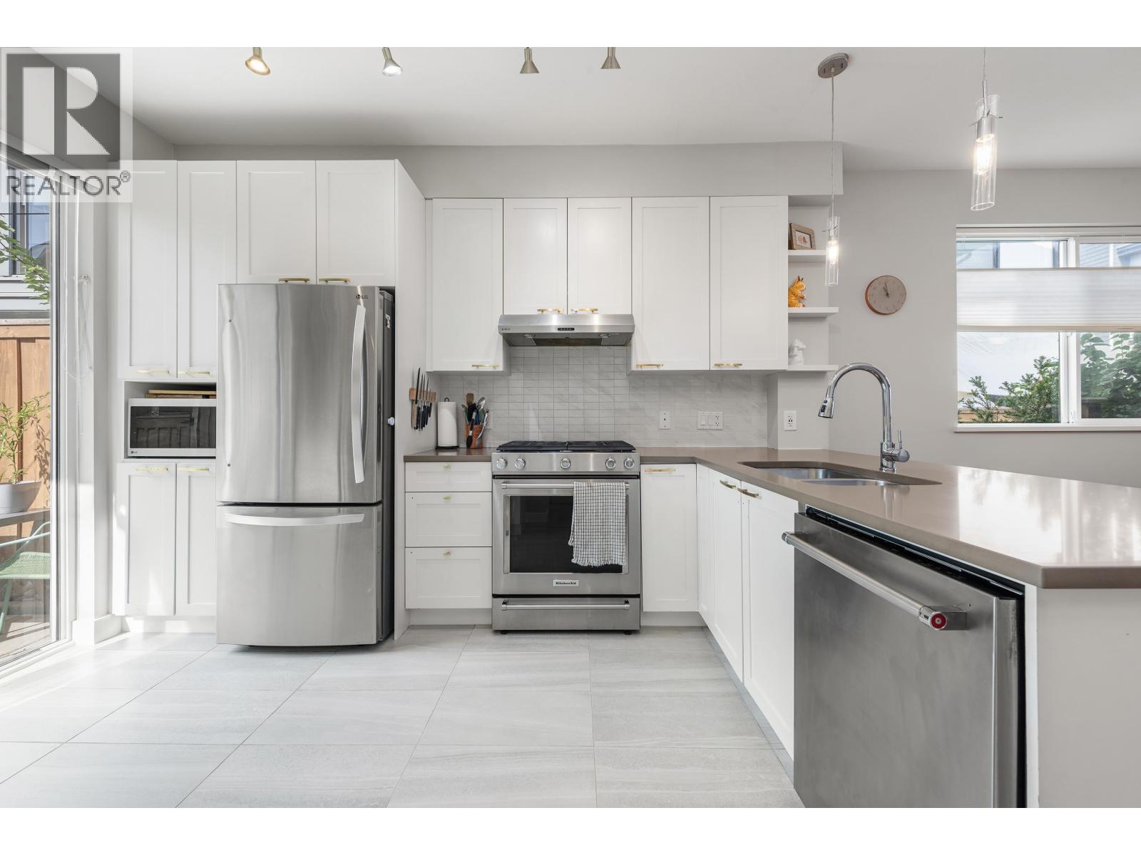 1218 Brandywine Dr, Squamish, BC V8B 0V9