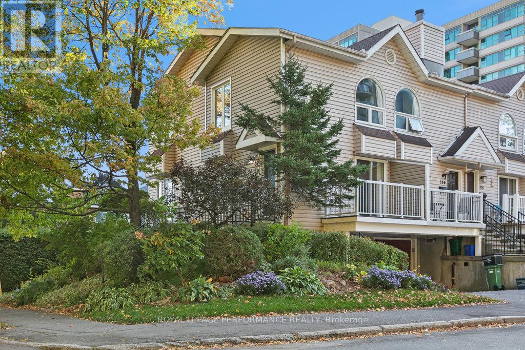 560 Thomson St, Ottawa, ON K1K 2J8
