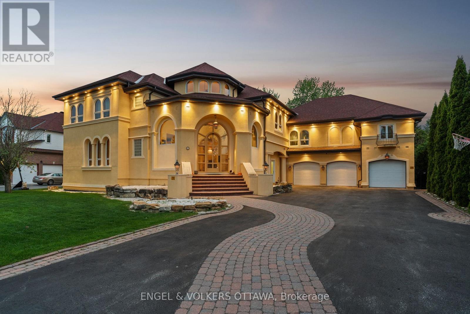 6 Cypress Gdns, Ottawa, ON K2S 1W5